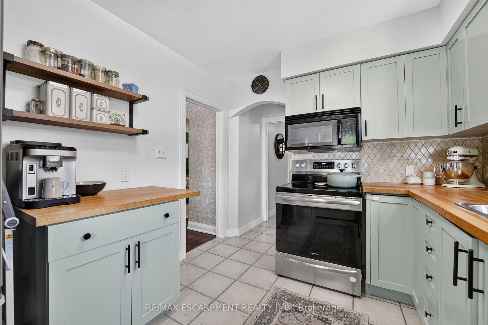 Photo 21 of 78 Cameron Avenue S, Hamilton, Bartonville — HOMEH