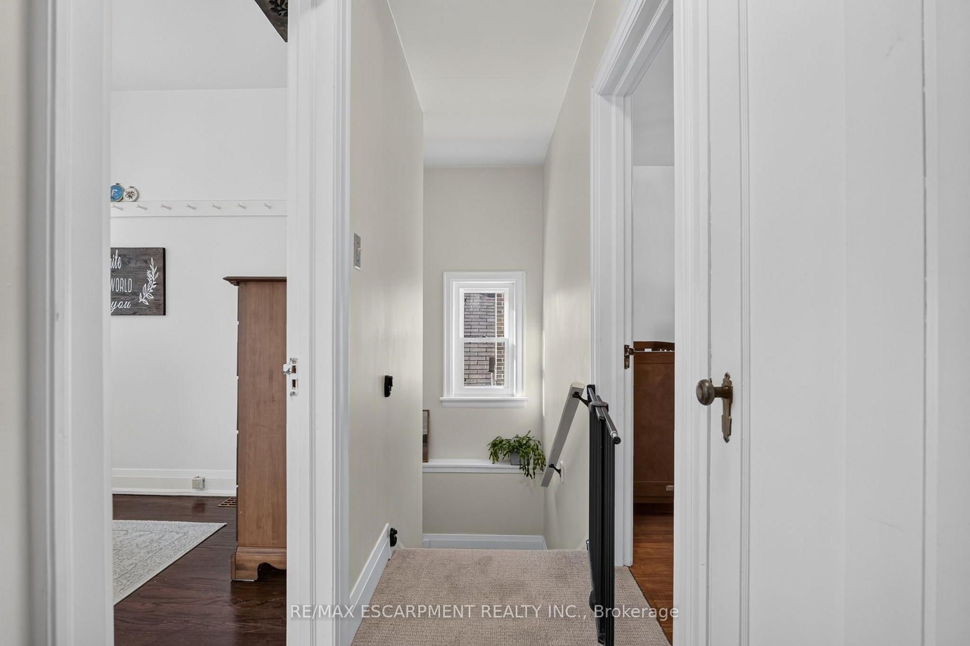 Photo 22 of 78 Cameron Avenue S, Hamilton, Bartonville — HOMEH