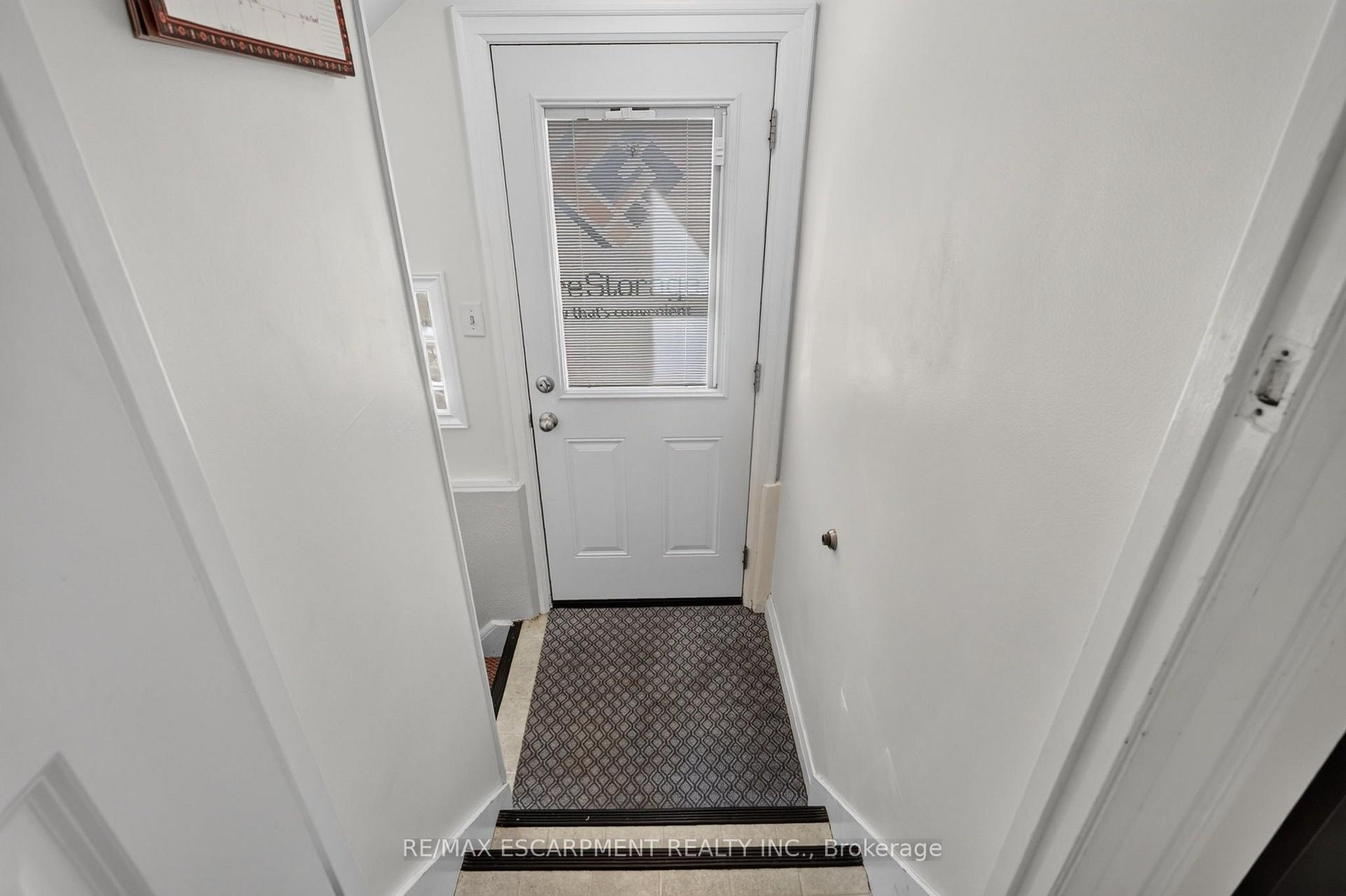 Photo 32 of 78 Cameron Avenue S, Hamilton, Bartonville — HOMEH