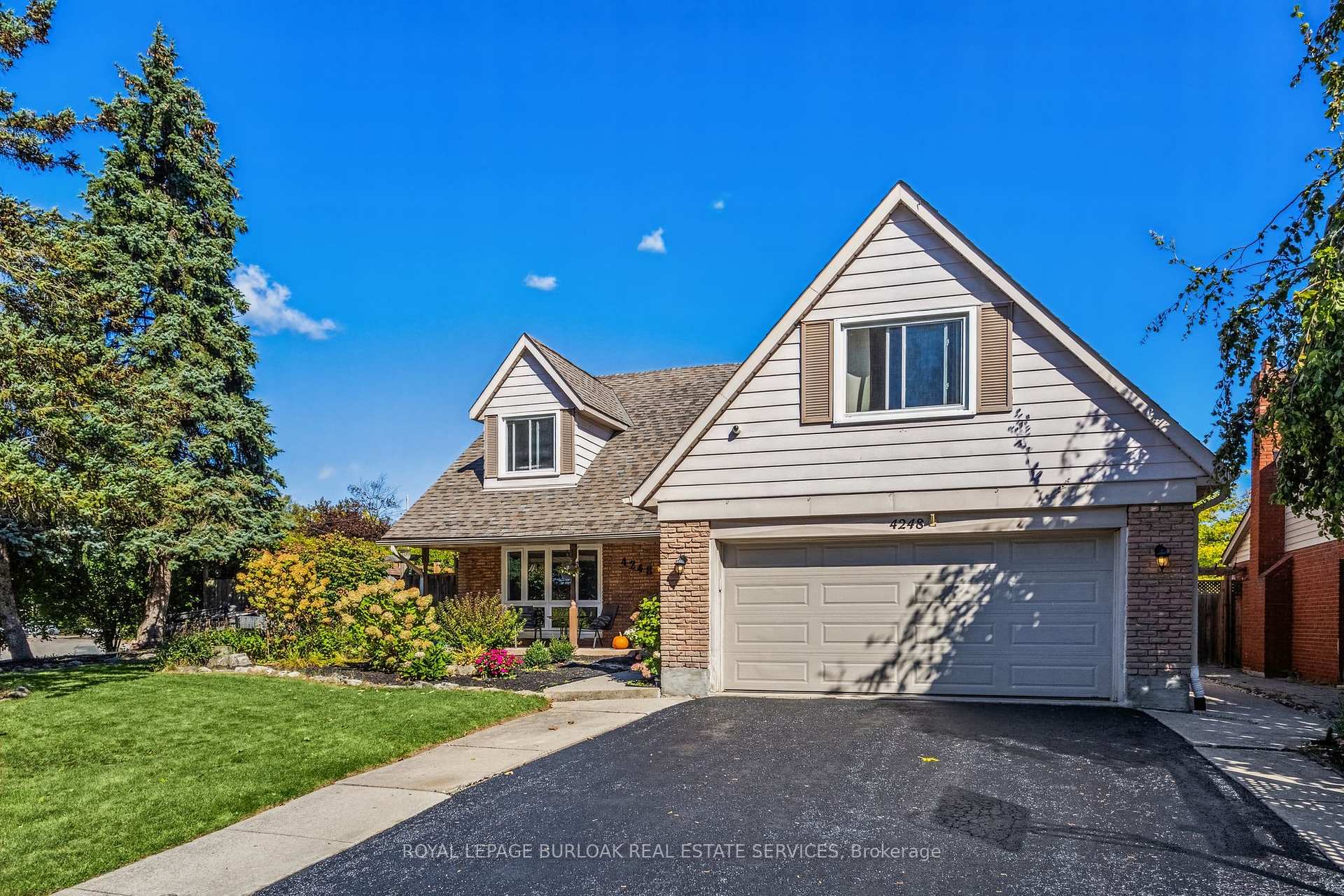 Photo 2 of 4248 Dunvegan Road, Burlington, Shoreacres — HOMEH