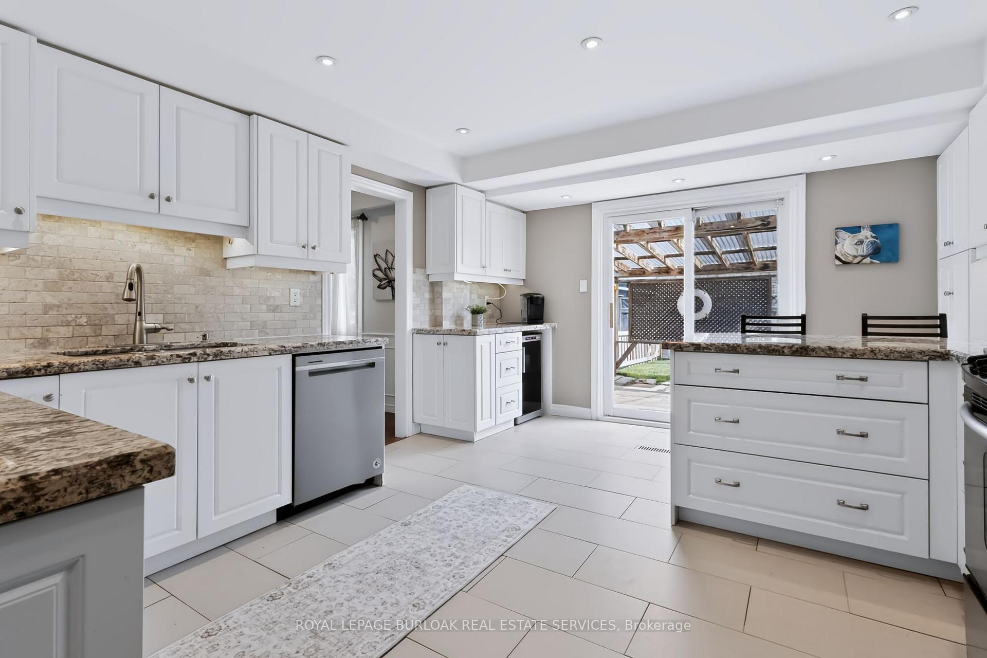 Photo 7 of 4248 Dunvegan Road, Burlington, Shoreacres — HOMEH