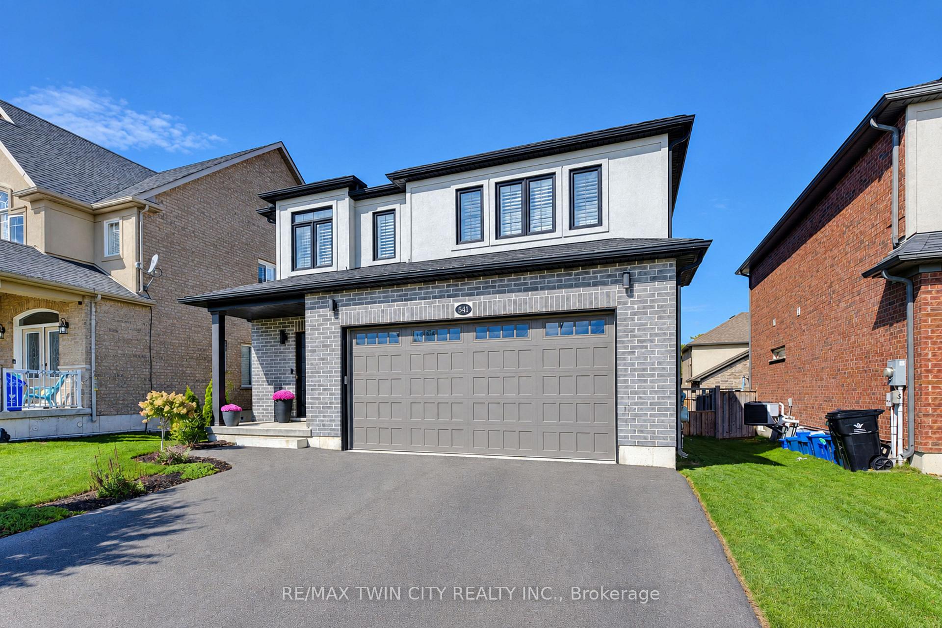 Photo 4 of 541 Brittania Crescent, Kitchener, Huron Park — HOMEH