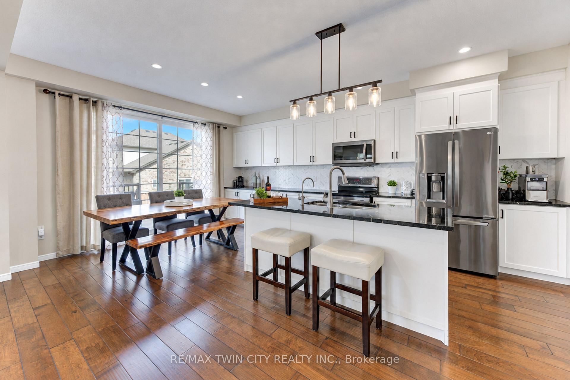 Photo 20 of 541 Brittania Crescent, Kitchener, Huron Park — HOMEH