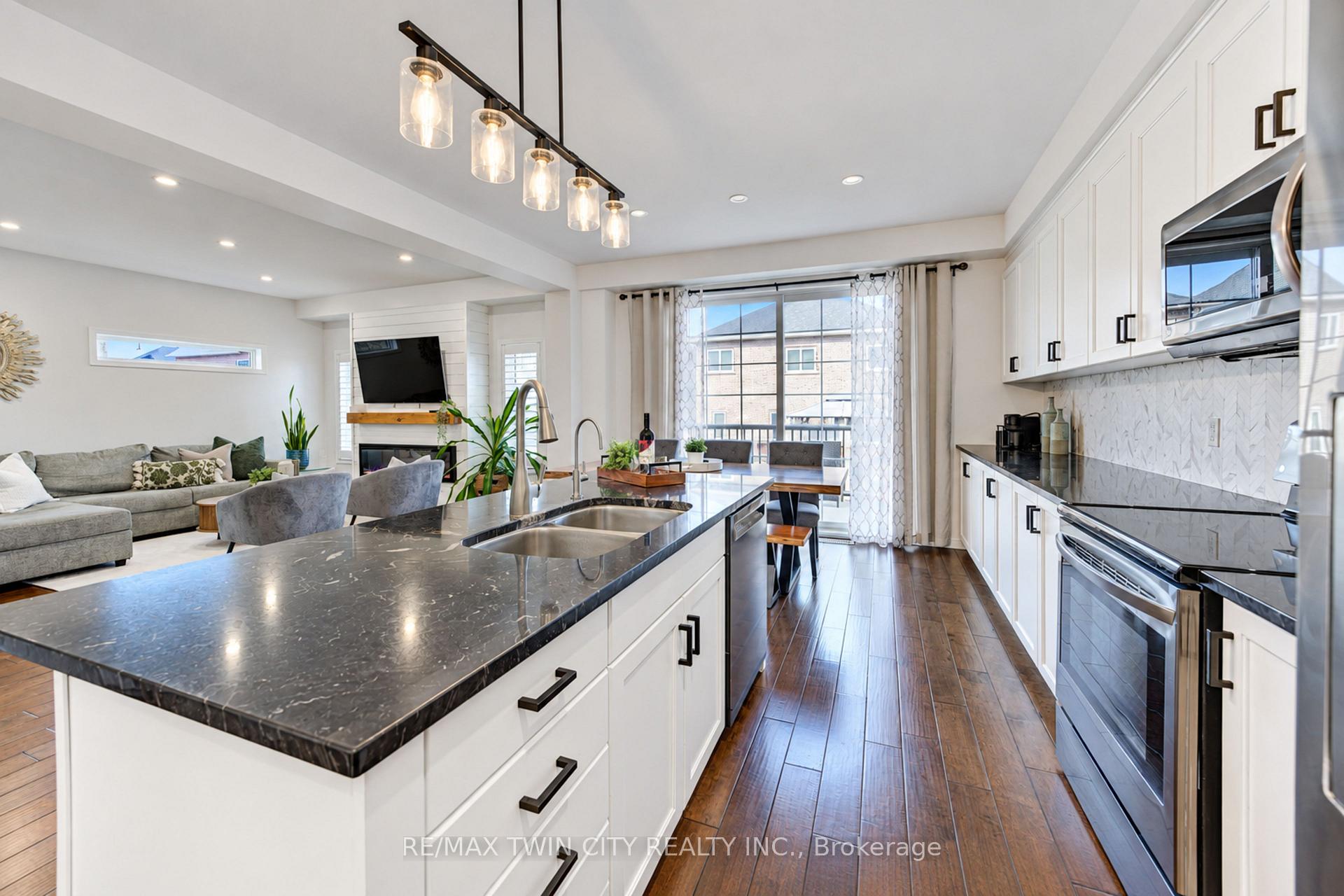 Photo 21 of 541 Brittania Crescent, Kitchener, Huron Park — HOMEH