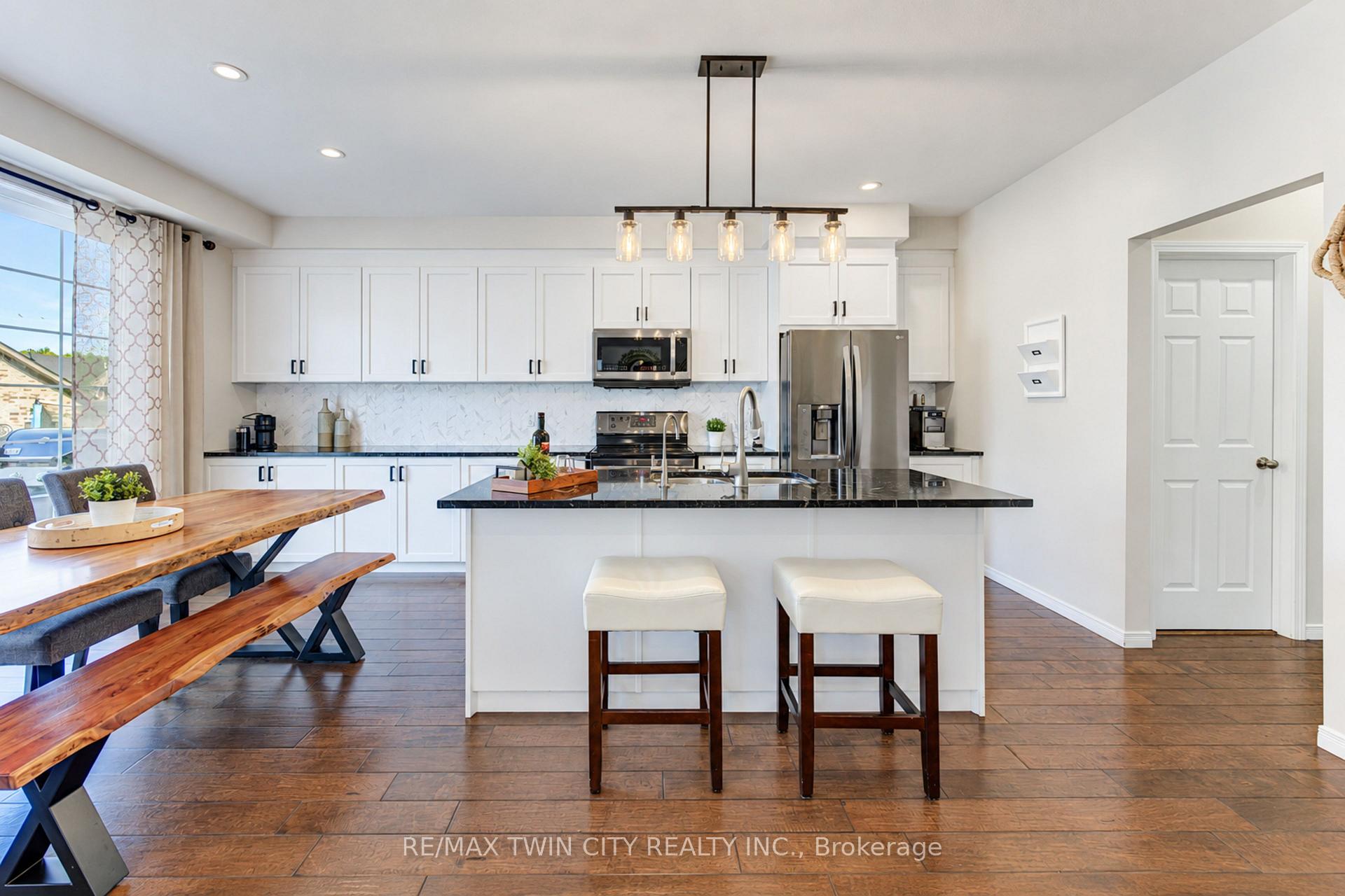 Photo 22 of 541 Brittania Crescent, Kitchener, Huron Park — HOMEH