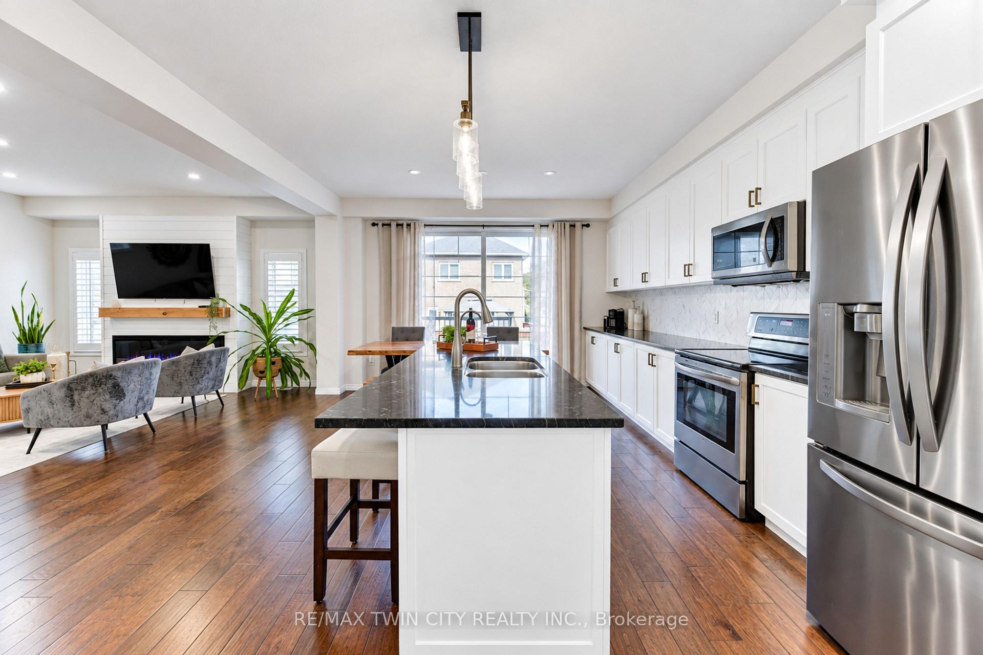 Photo 23 of 541 Brittania Crescent, Kitchener, Huron Park — HOMEH