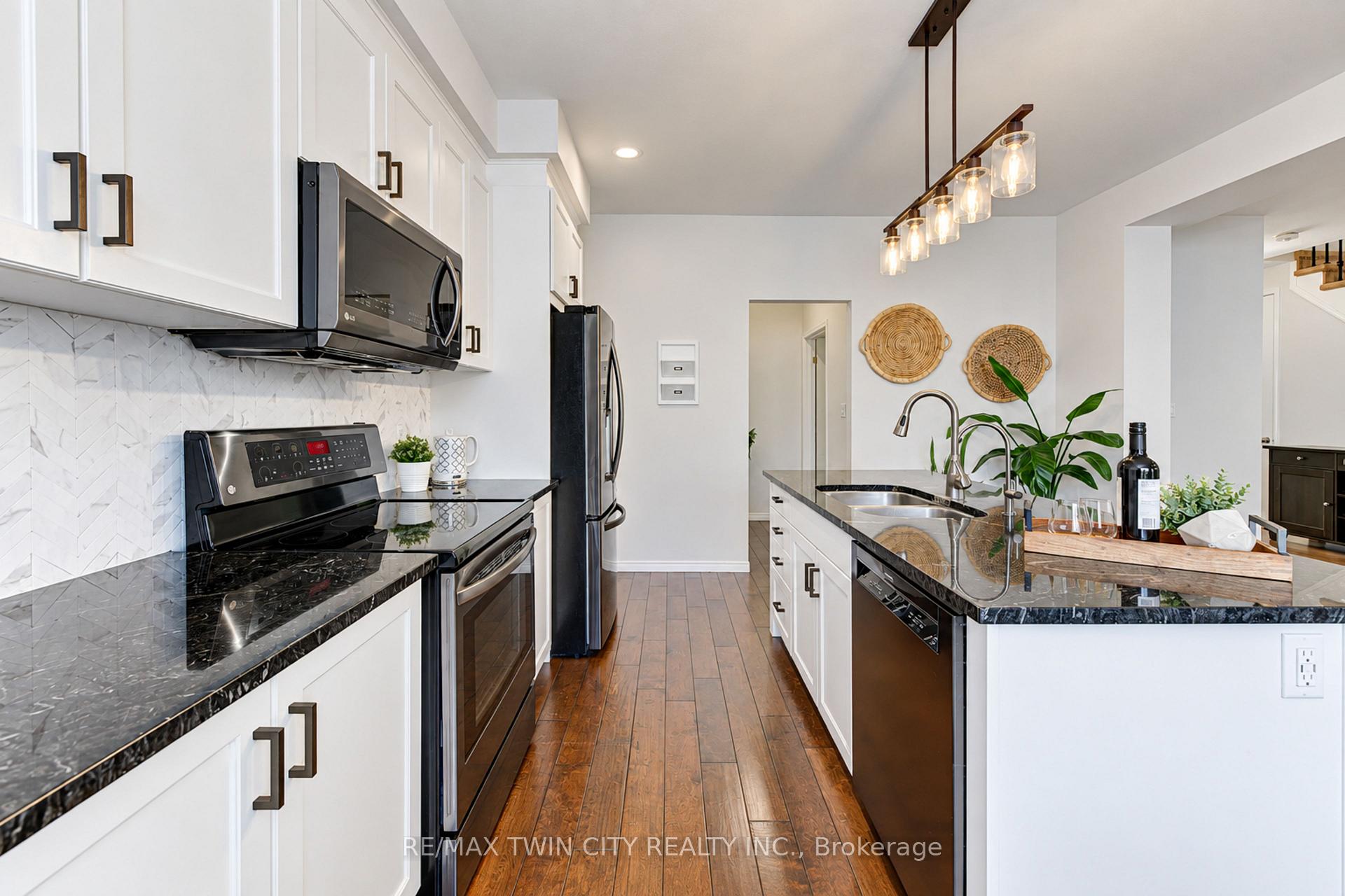 Photo 24 of 541 Brittania Crescent, Kitchener, Huron Park — HOMEH