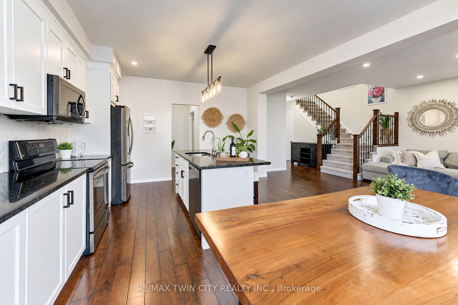 Photo 27 of 541 Brittania Crescent, Kitchener, Huron Park — HOMEH