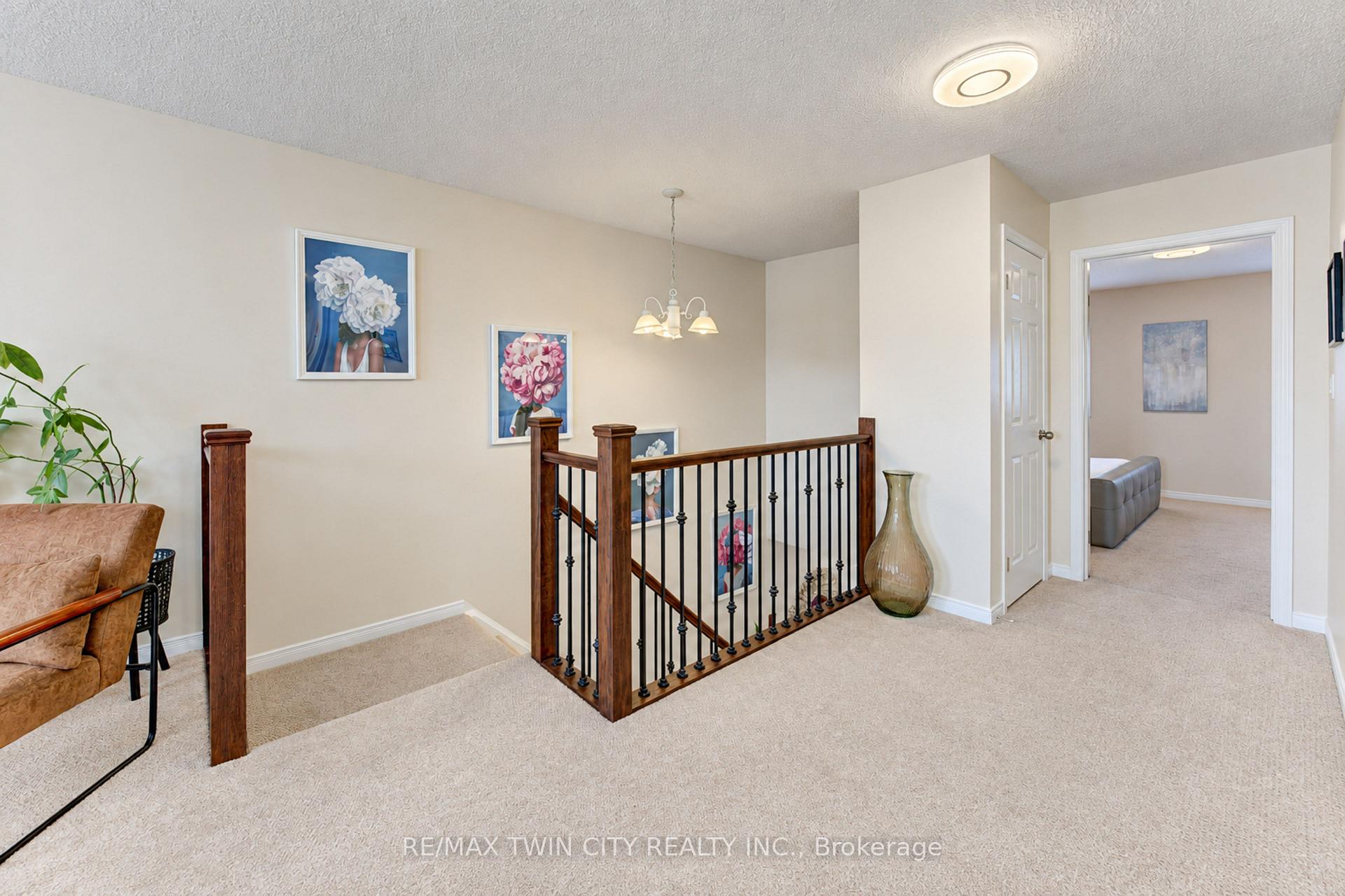 Photo 32 of 541 Brittania Crescent, Kitchener, Huron Park — HOMEH