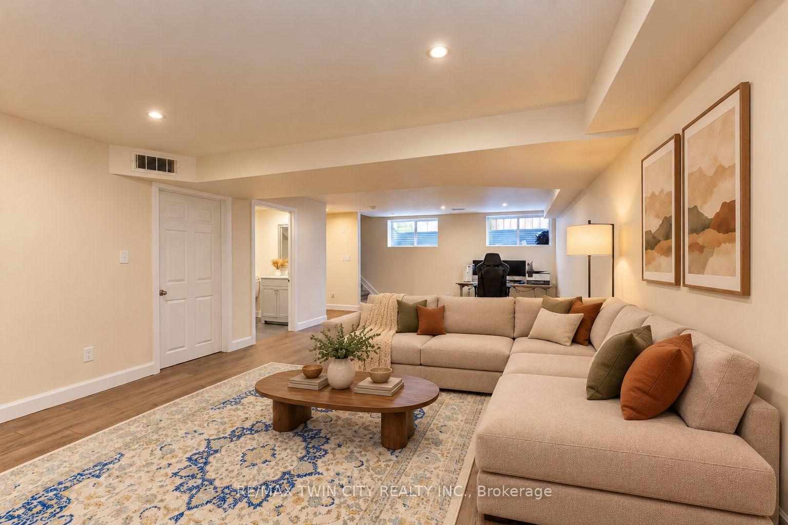 Photo 43 of 541 Brittania Crescent, Kitchener, Huron Park — HOMEH