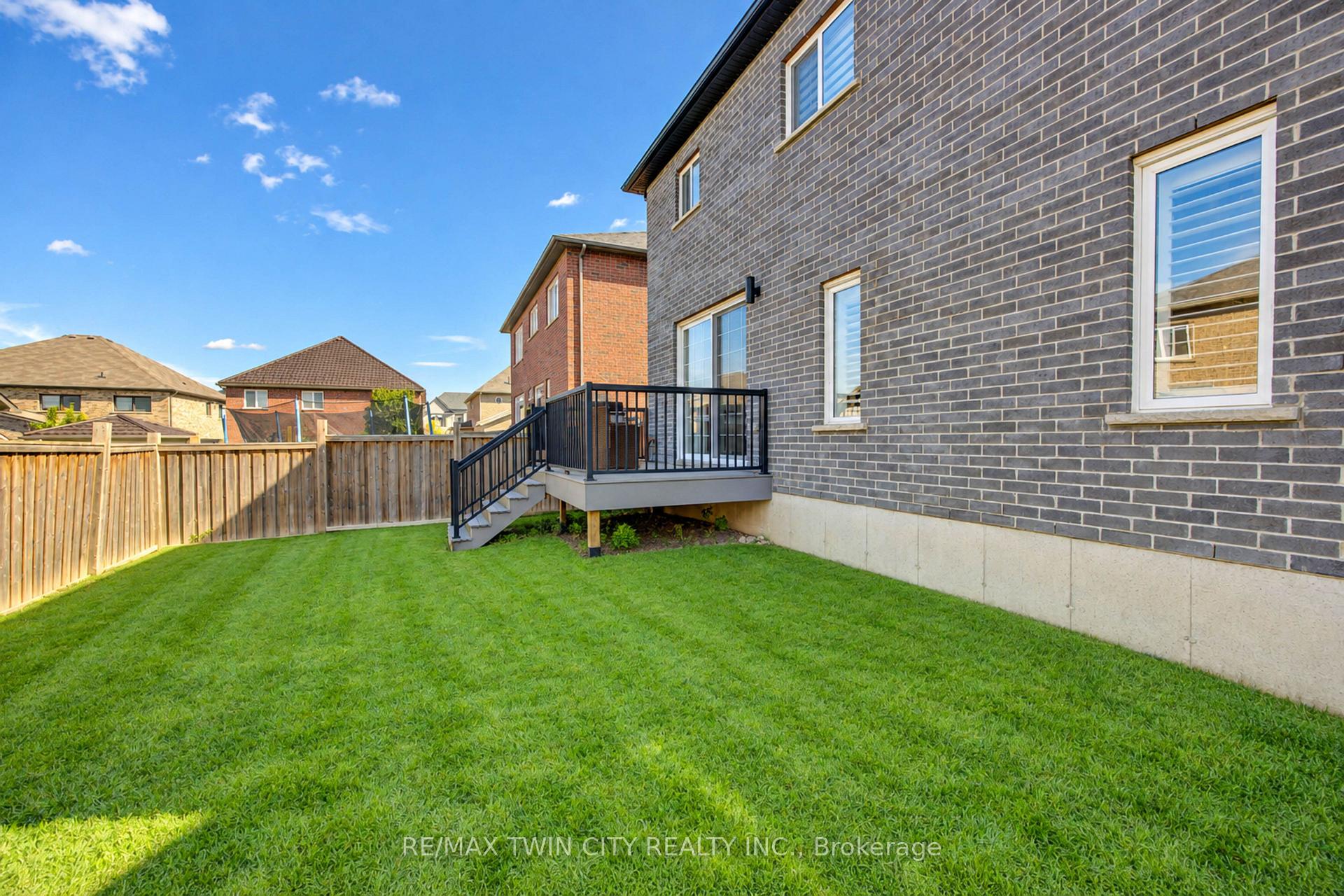 Photo 47 of 541 Brittania Crescent, Kitchener, Huron Park — HOMEH