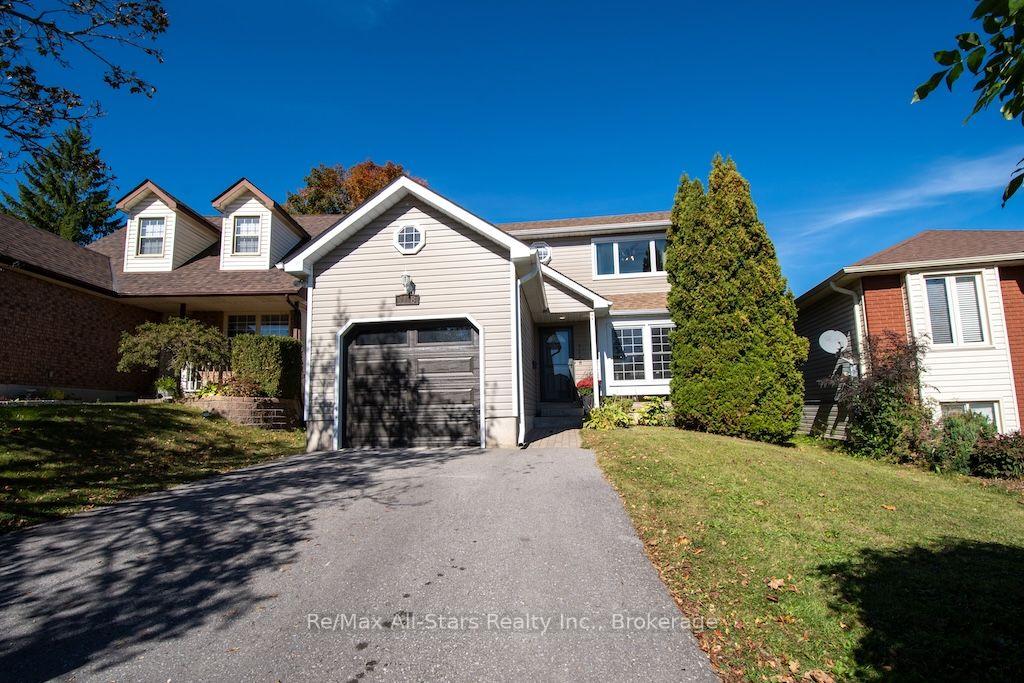 Photo 3 of 1118 Huntington Circle, Peterborough, Otonabee Ward 1 — HOMEH