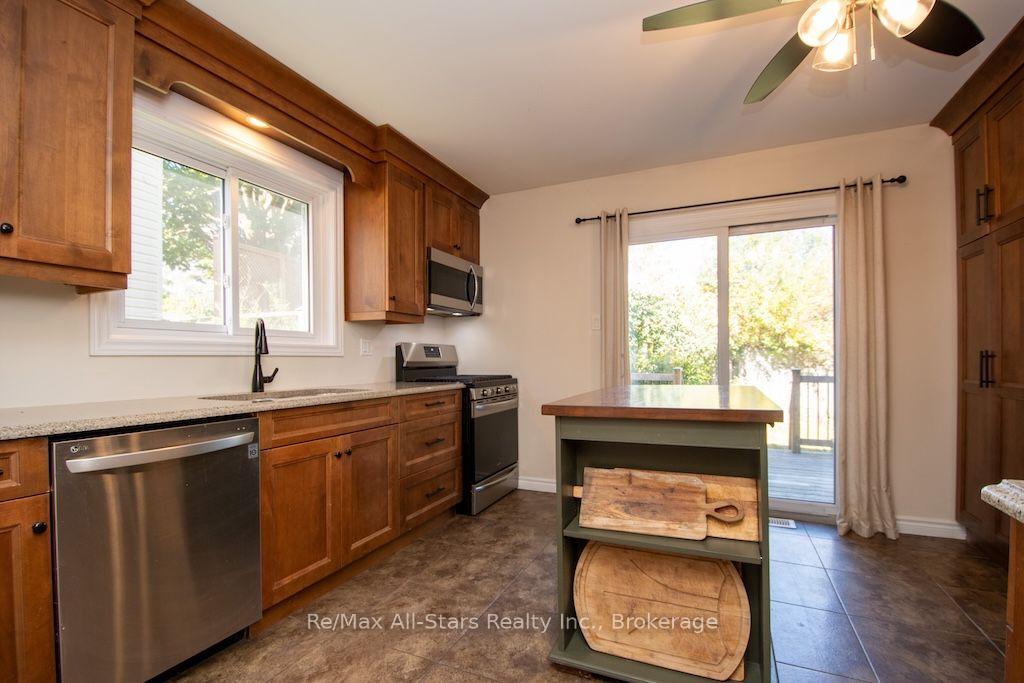 Photo 18 of 1118 Huntington Circle, Peterborough, Otonabee Ward 1 — HOMEH