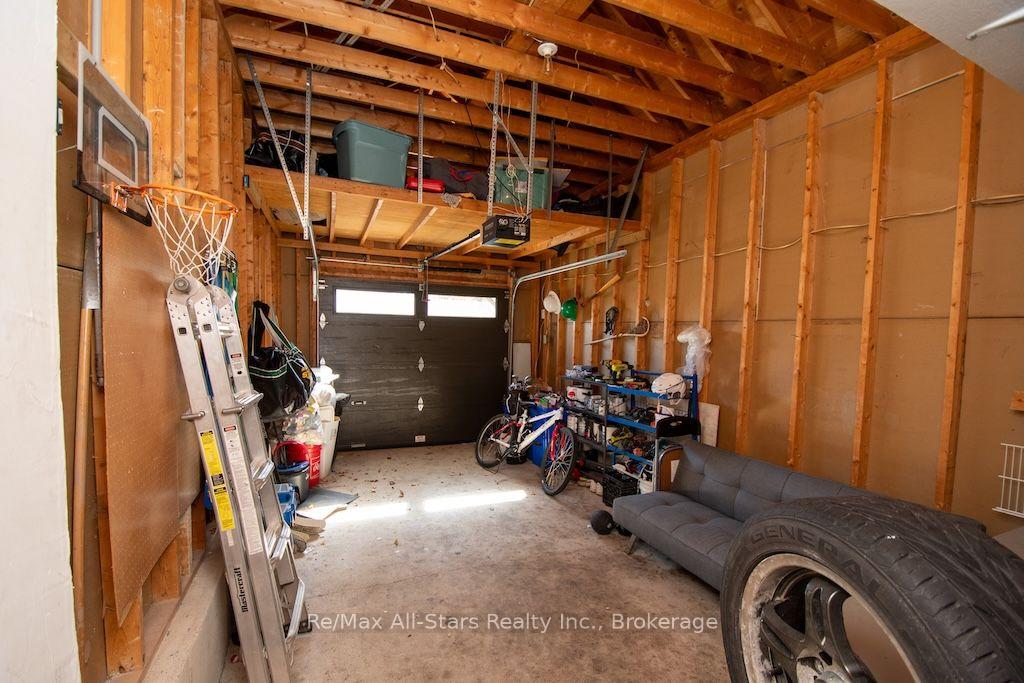 Photo 37 of 1118 Huntington Circle, Peterborough, Otonabee Ward 1 — HOMEH