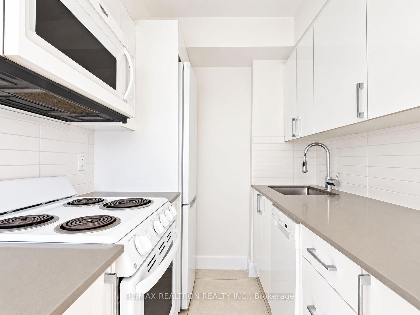 Photo 6 of Unit 707, 55 Isabella Street, Toronto, Church-Yonge Corridor — HOMEH
