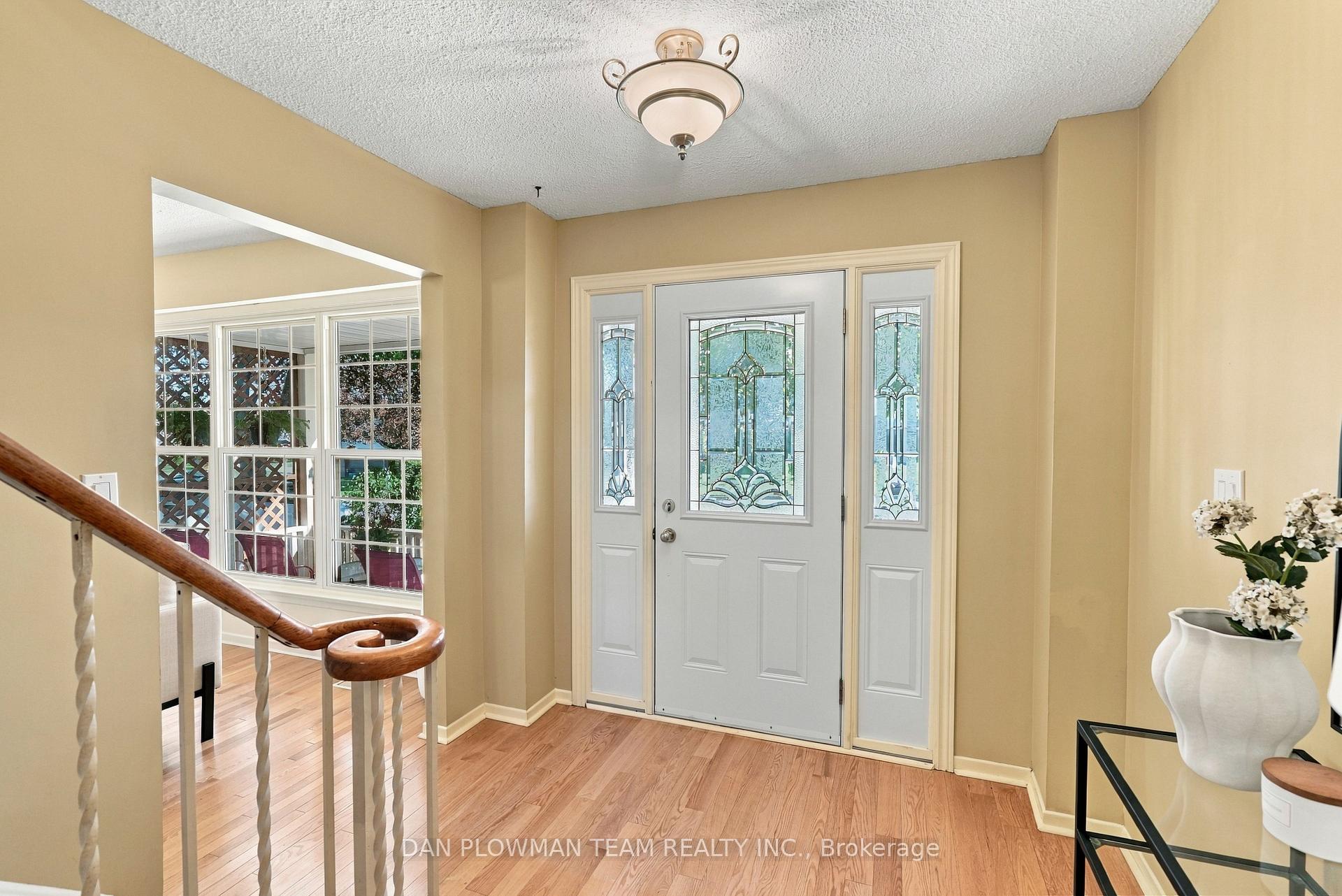 Photo 4 of 51 Rosalynne Avenue, Clarington, Bowmanville — HOMEH