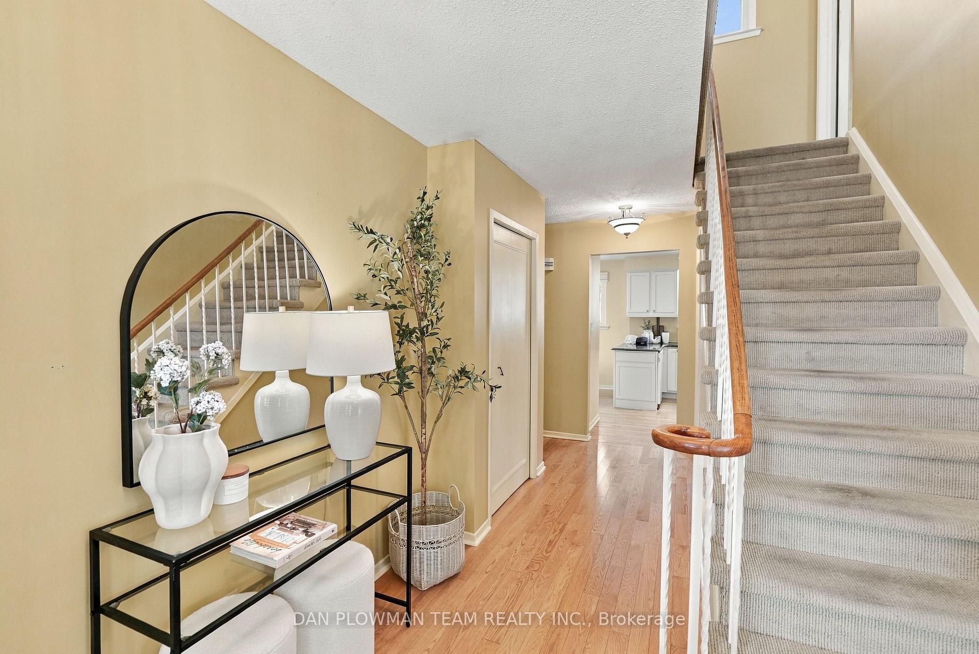 Photo 5 of 51 Rosalynne Avenue, Clarington, Bowmanville — HOMEH