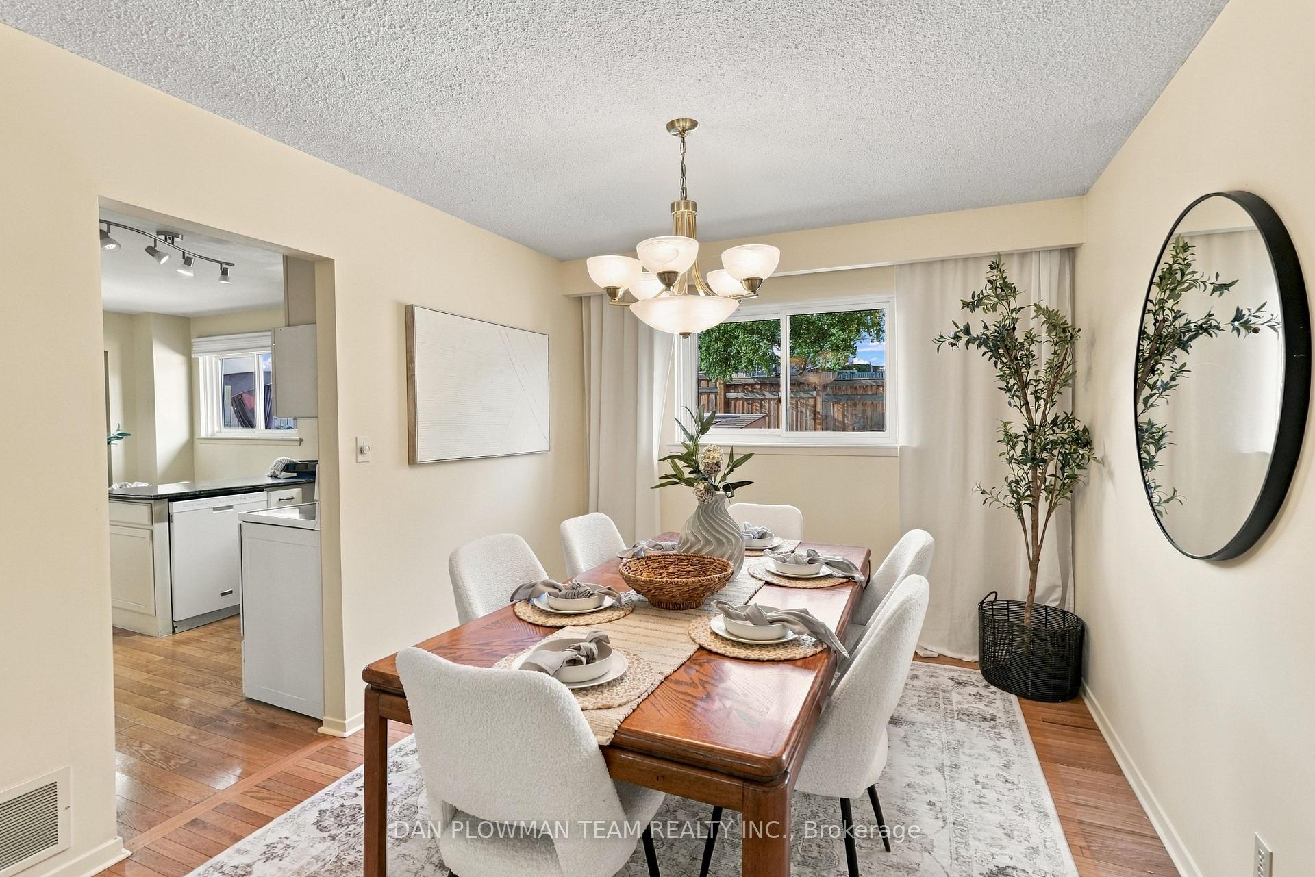 Photo 10 of 51 Rosalynne Avenue, Clarington, Bowmanville — HOMEH