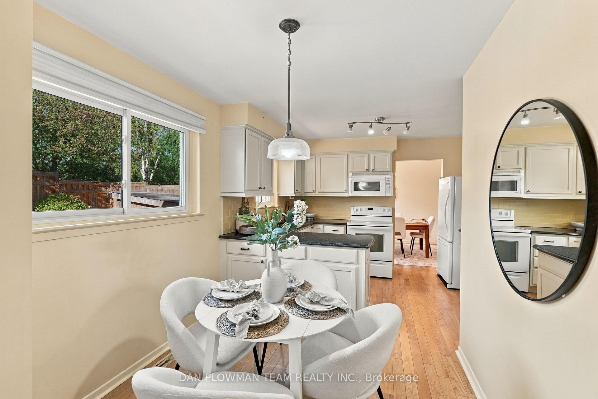 Photo 15 of 51 Rosalynne Avenue, Clarington, Bowmanville — HOMEH