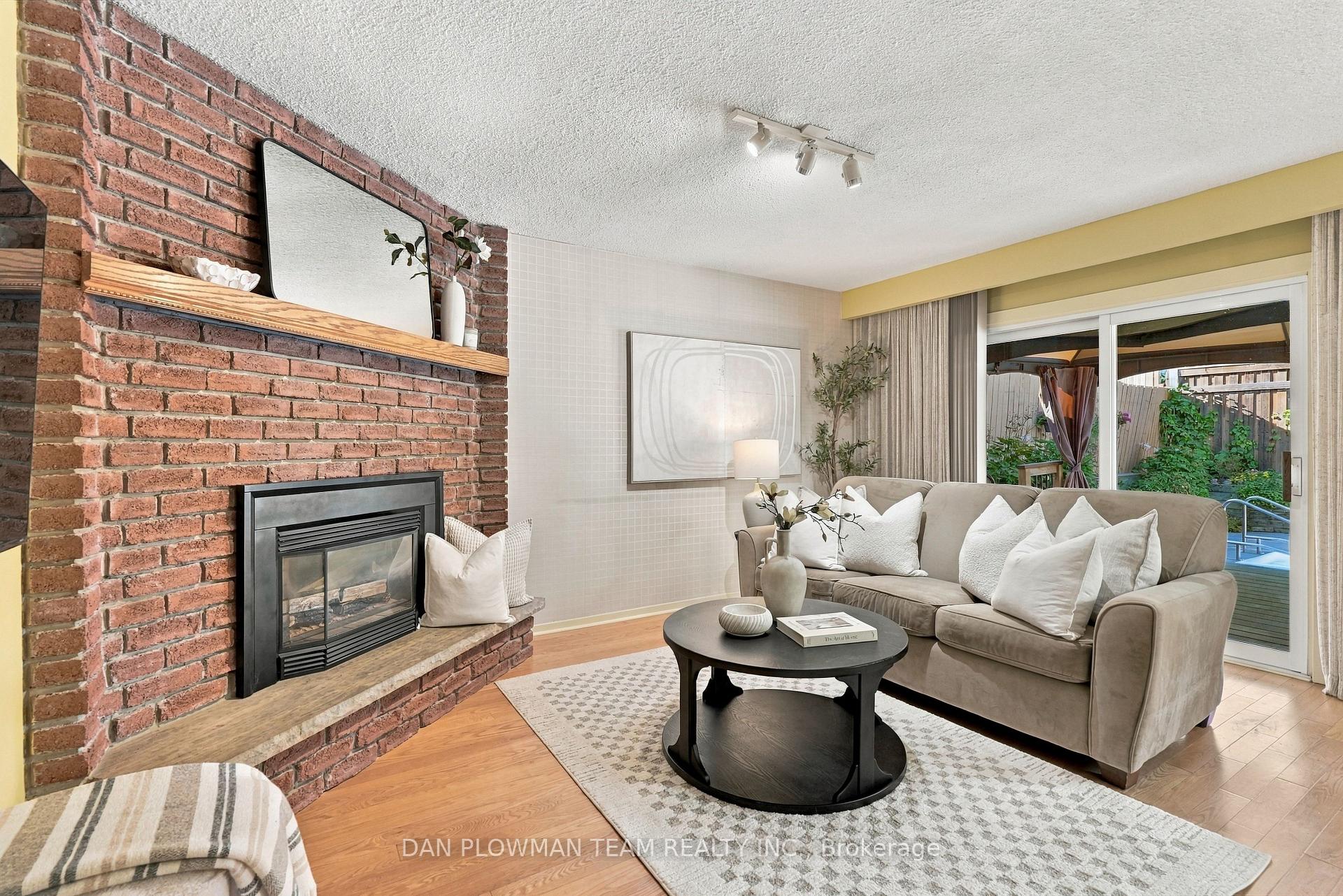 Photo 16 of 51 Rosalynne Avenue, Clarington, Bowmanville — HOMEH