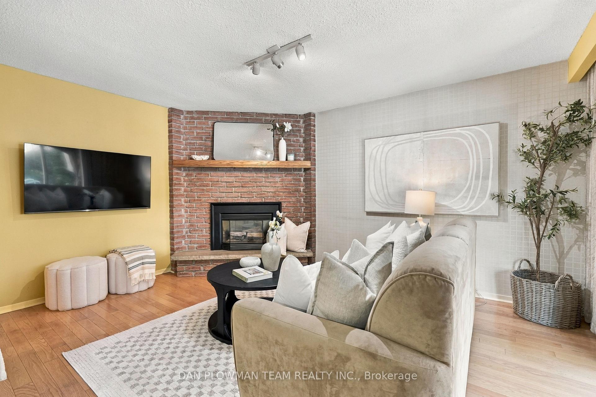 Photo 17 of 51 Rosalynne Avenue, Clarington, Bowmanville — HOMEH