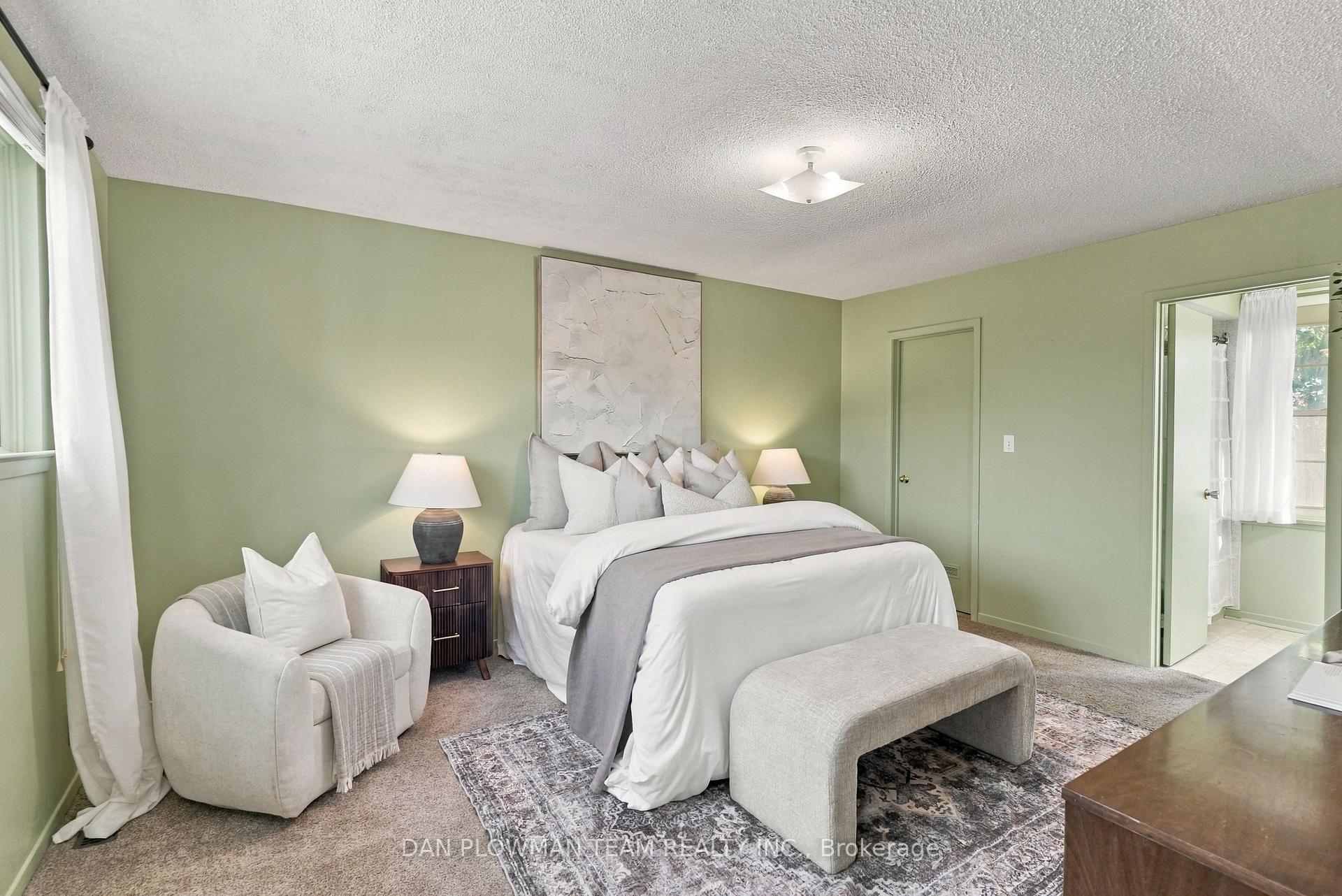 Photo 20 of 51 Rosalynne Avenue, Clarington, Bowmanville — HOMEH
