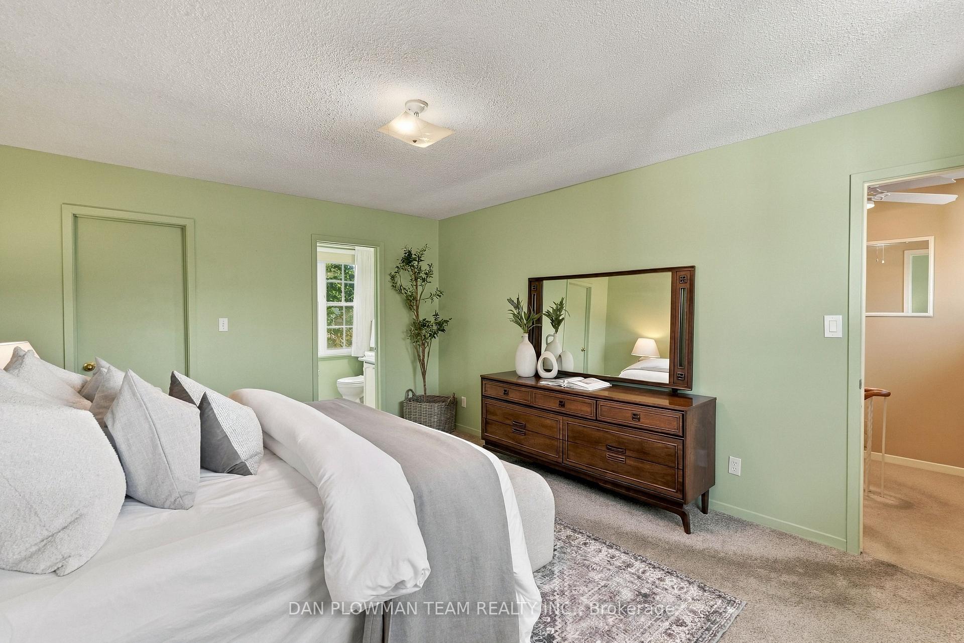 Photo 21 of 51 Rosalynne Avenue, Clarington, Bowmanville — HOMEH