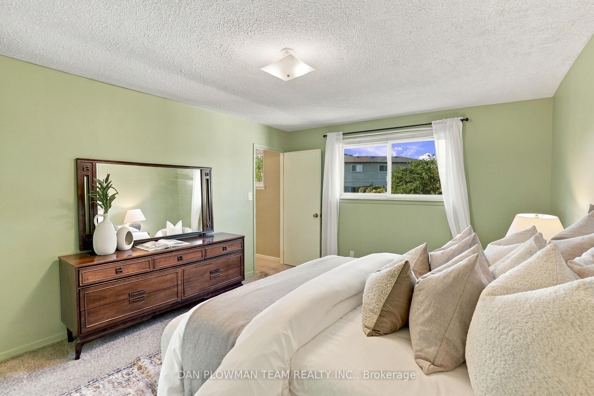 Photo 22 of 51 Rosalynne Avenue, Clarington, Bowmanville — HOMEH