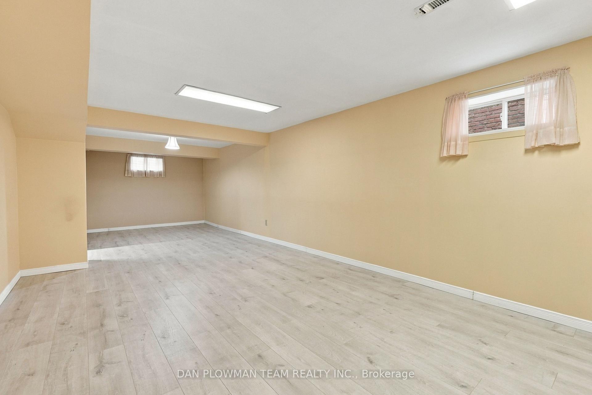 Photo 37 of 51 Rosalynne Avenue, Clarington, Bowmanville — HOMEH