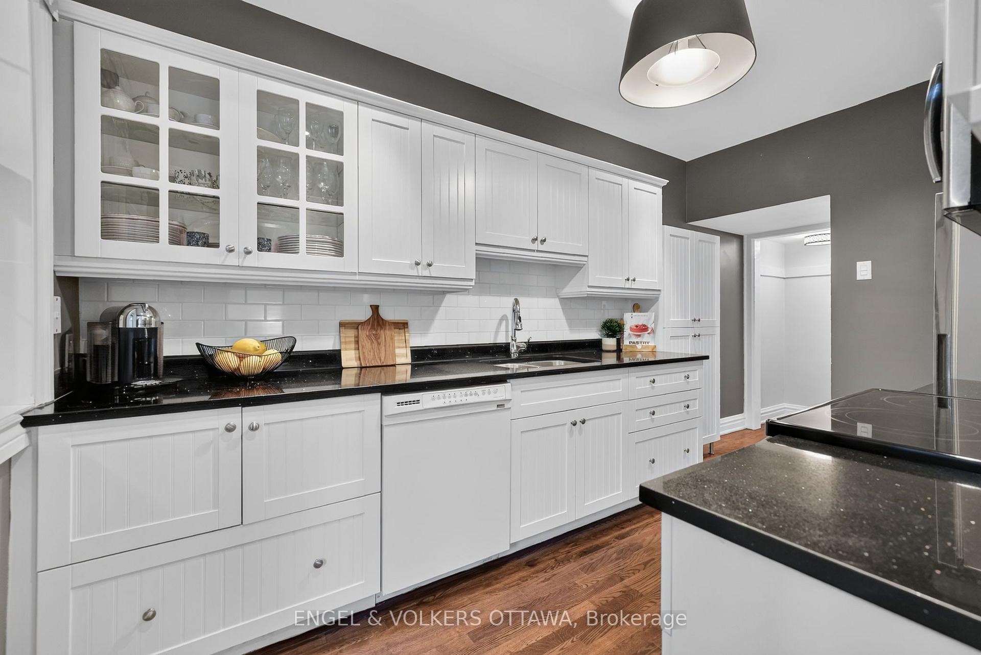 Photo 12 of 122 Renfrew Avenue, Ottawa, Glebe — HOMEH