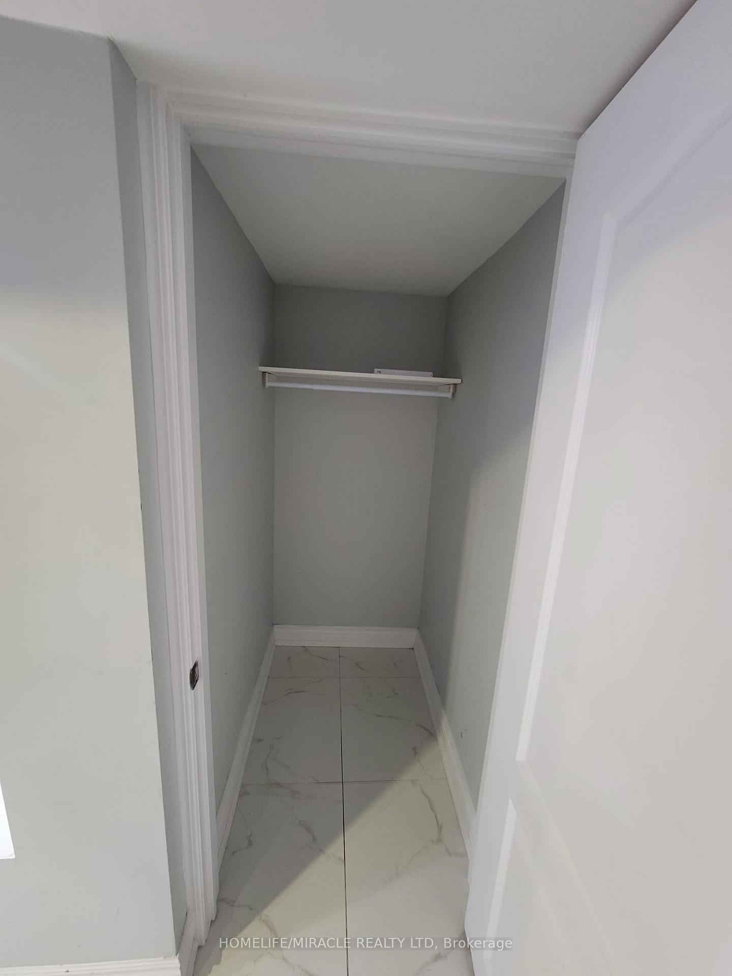 Photo 9 of 25 Browley Drive, Brampton, Fletcher's Meadow — HOMEH