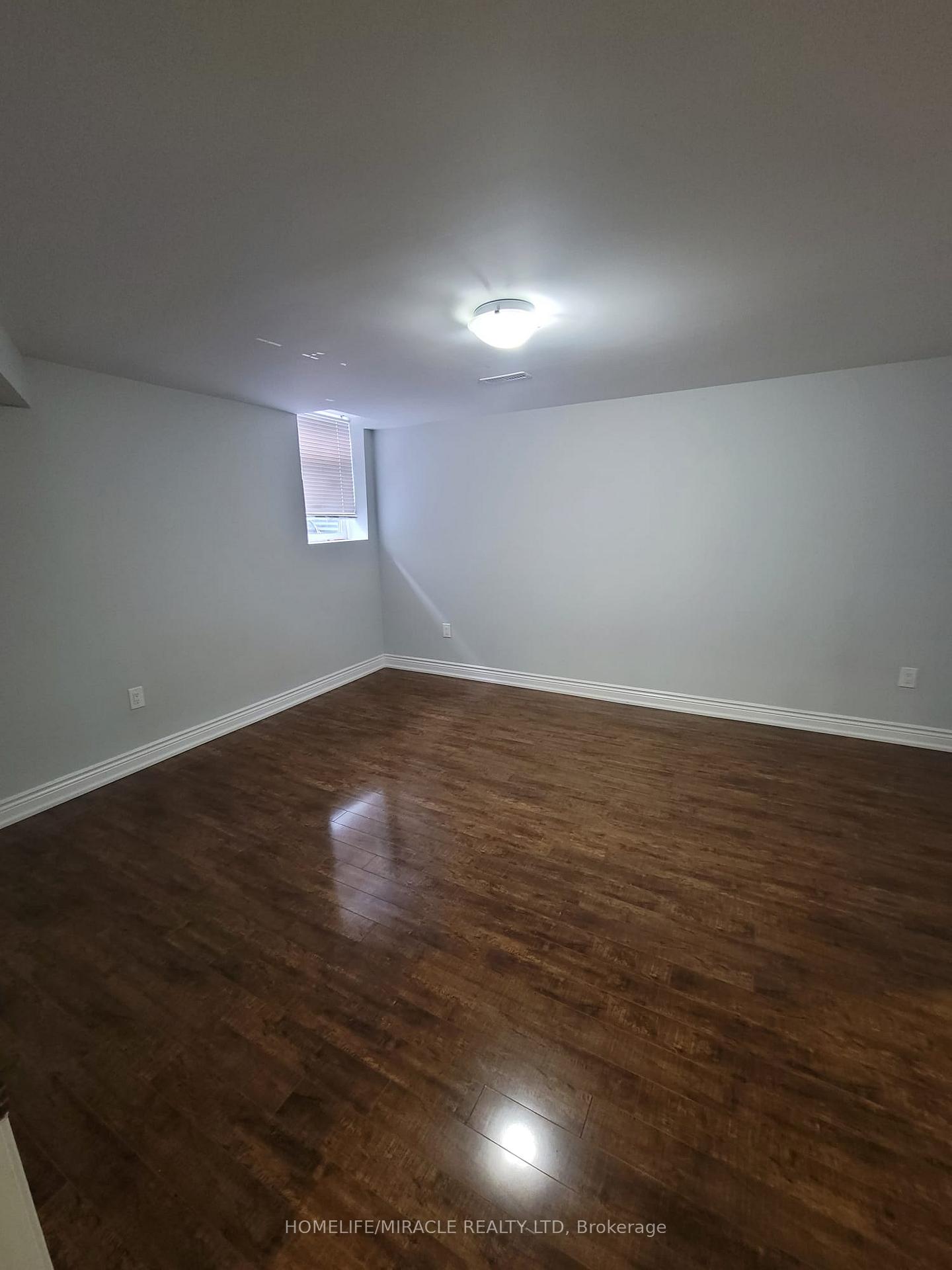 Photo 10 of 25 Browley Drive, Brampton, Fletcher's Meadow — HOMEH