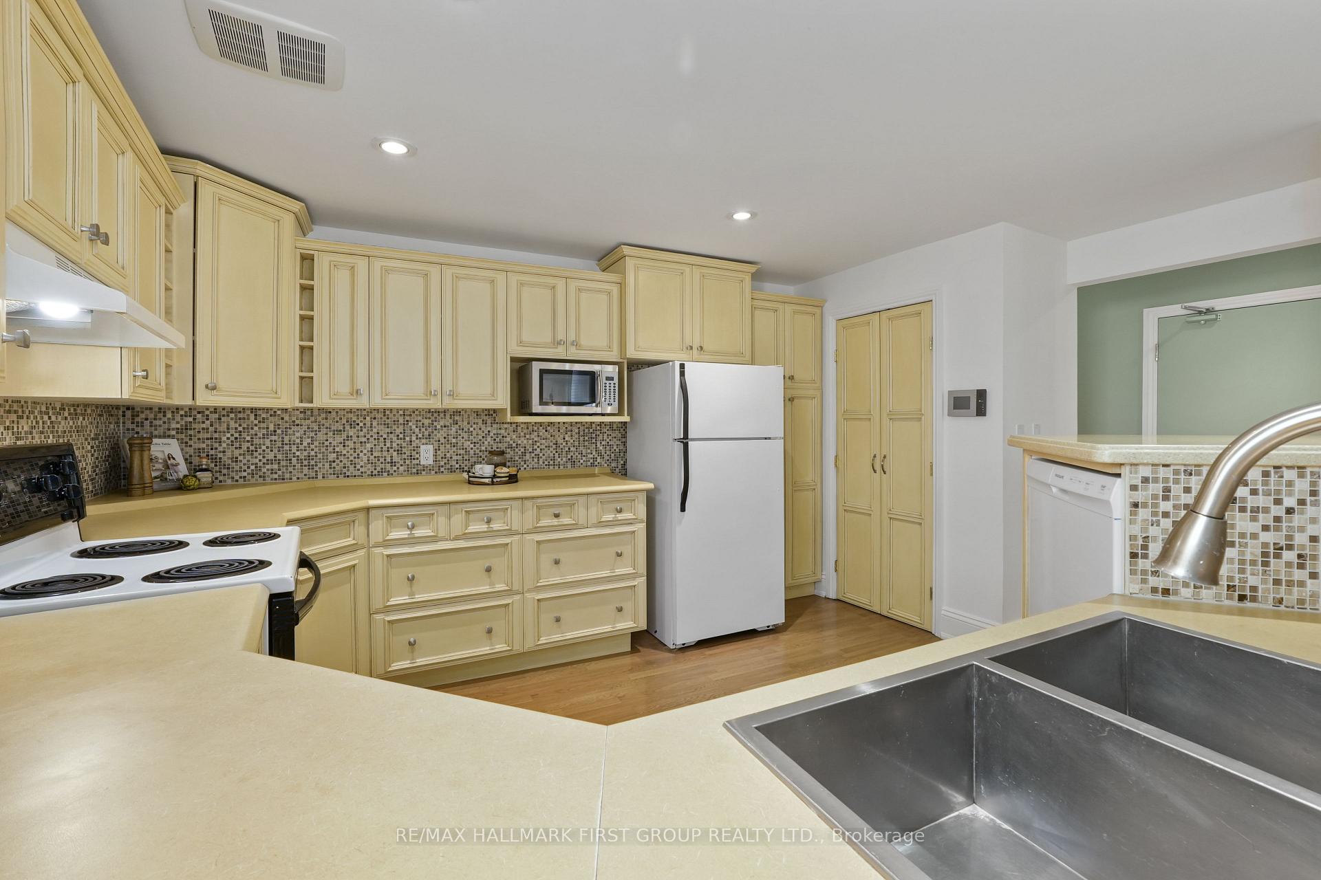 Photo 17 of Unit 202, 19 King Street W, Cobourg — HOMEH