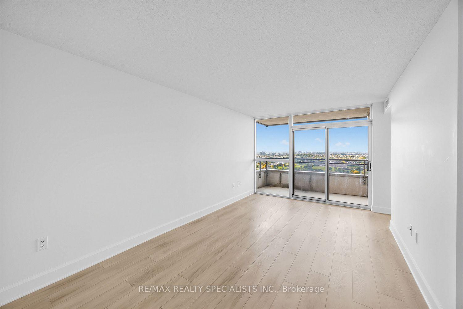 Photo 5 of Unit 2011, 55 Strathaven Drive W, Mississauga, Hurontario — HOMEH