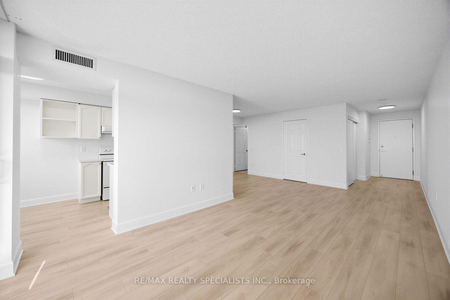 Photo 6 of Unit 2011, 55 Strathaven Drive W, Mississauga, Hurontario — HOMEH