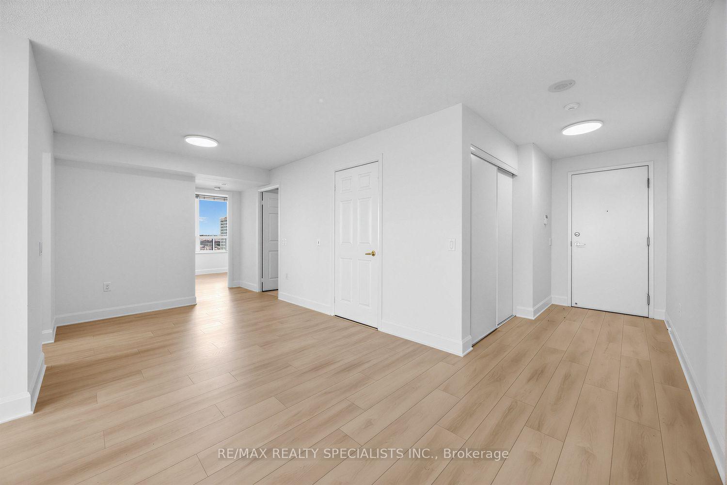 Photo 7 of Unit 2011, 55 Strathaven Drive W, Mississauga, Hurontario — HOMEH