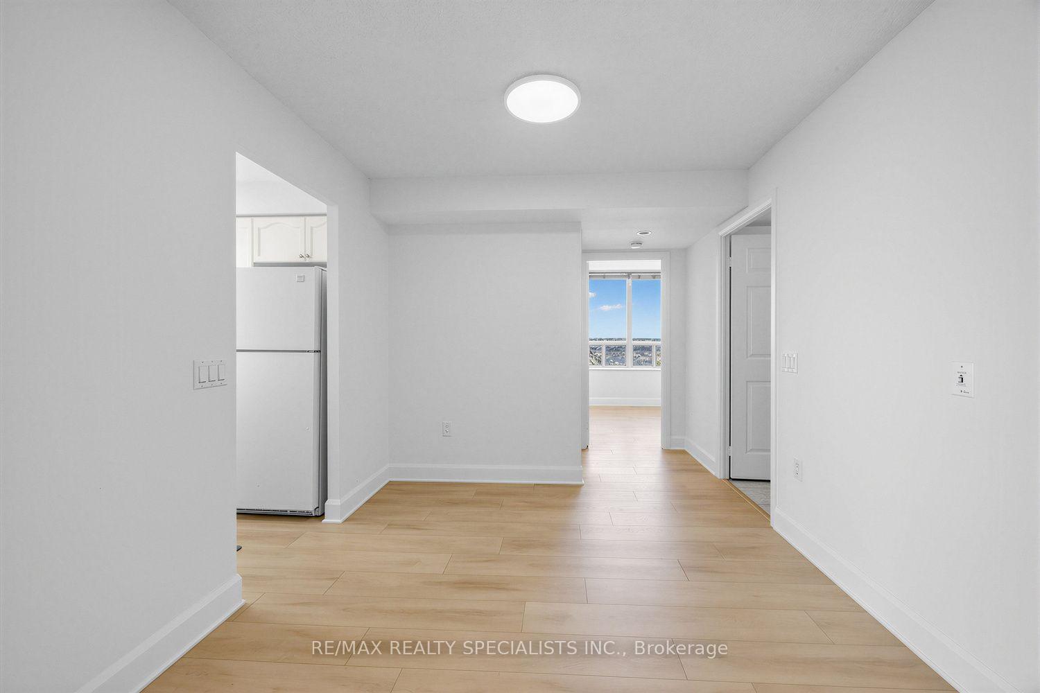 Photo 9 of Unit 2011, 55 Strathaven Drive W, Mississauga, Hurontario — HOMEH