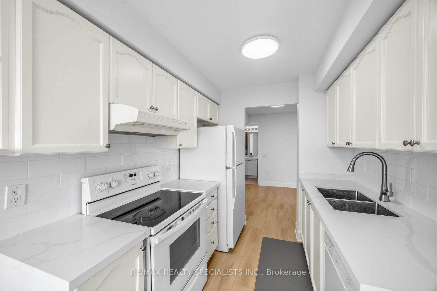 Photo 12 of Unit 2011, 55 Strathaven Drive W, Mississauga, Hurontario — HOMEH