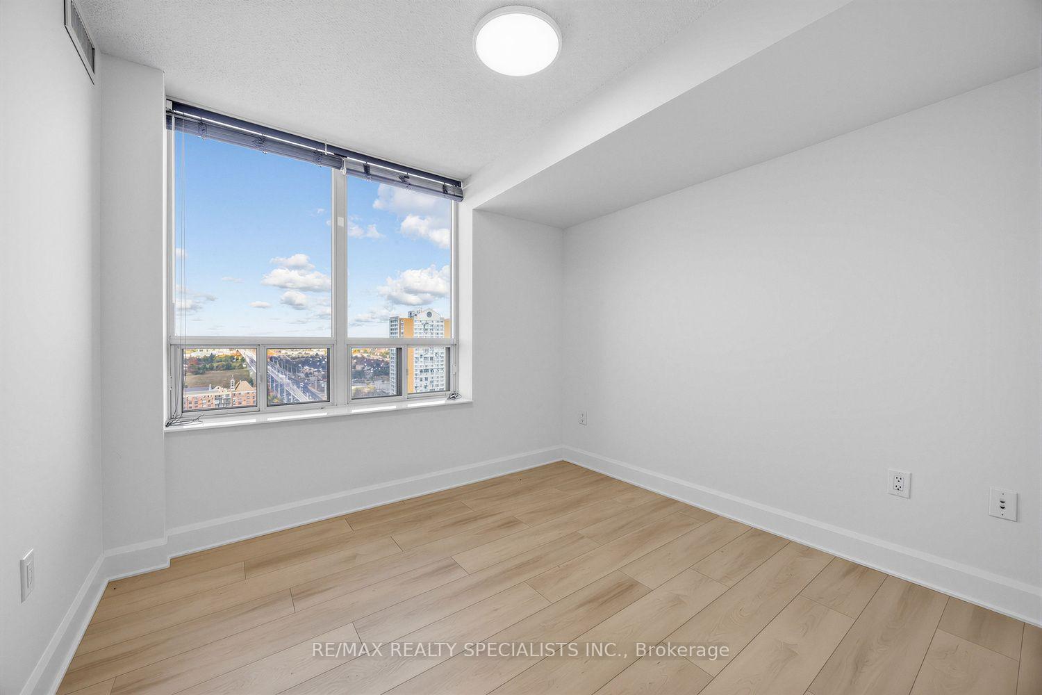 Photo 15 of Unit 2011, 55 Strathaven Drive W, Mississauga, Hurontario — HOMEH