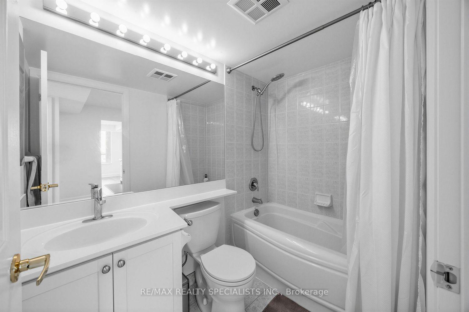 Photo 18 of Unit 2011, 55 Strathaven Drive W, Mississauga, Hurontario — HOMEH