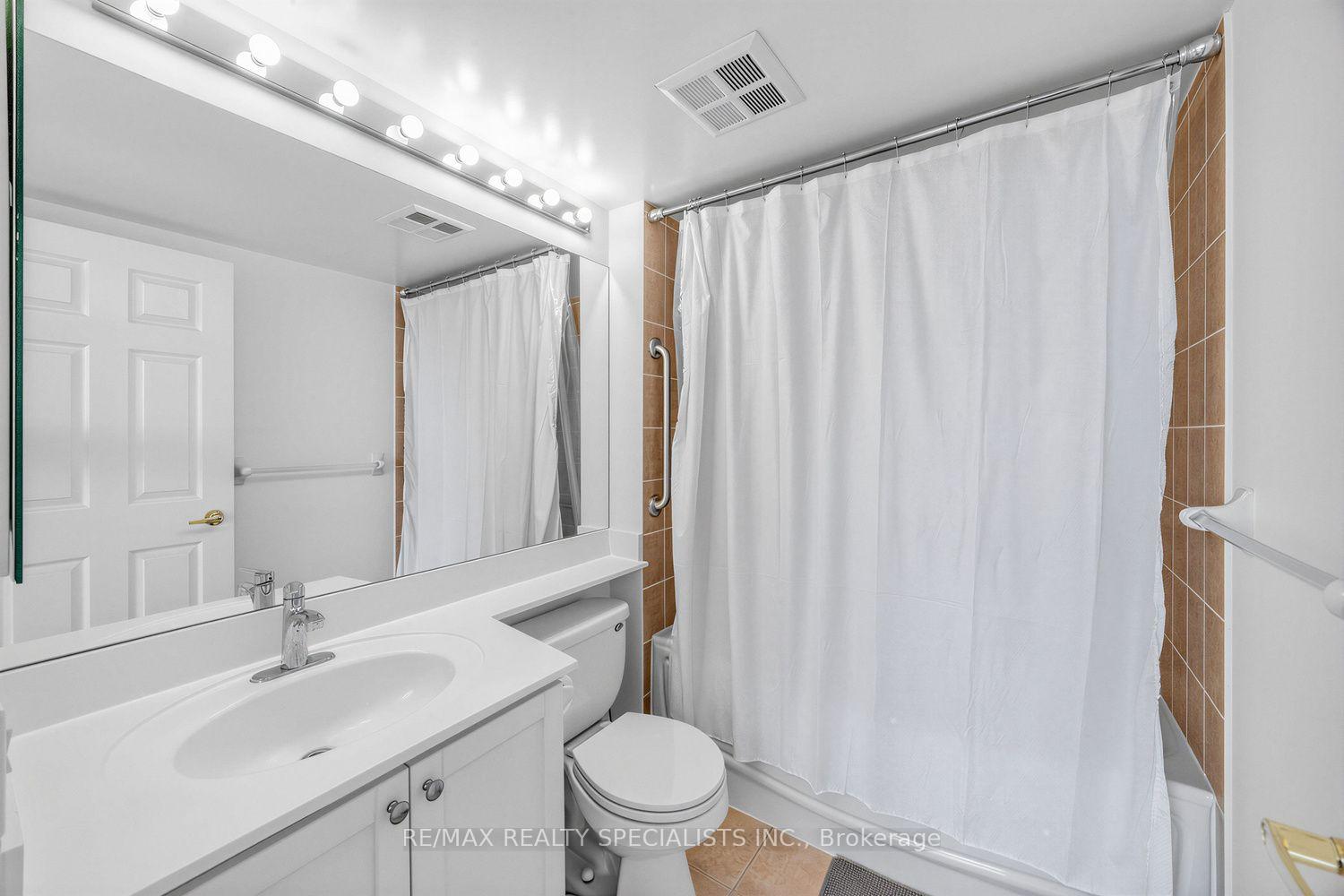 Photo 21 of Unit 2011, 55 Strathaven Drive W, Mississauga, Hurontario — HOMEH