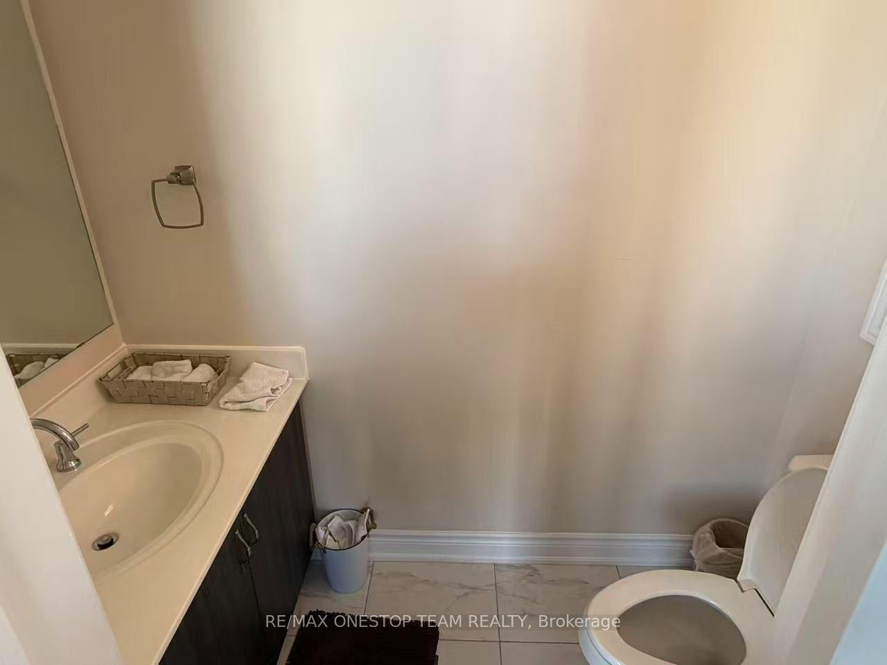 Photo 10 of 34 Heriot Place, Vaughan, Patterson — HOMEH