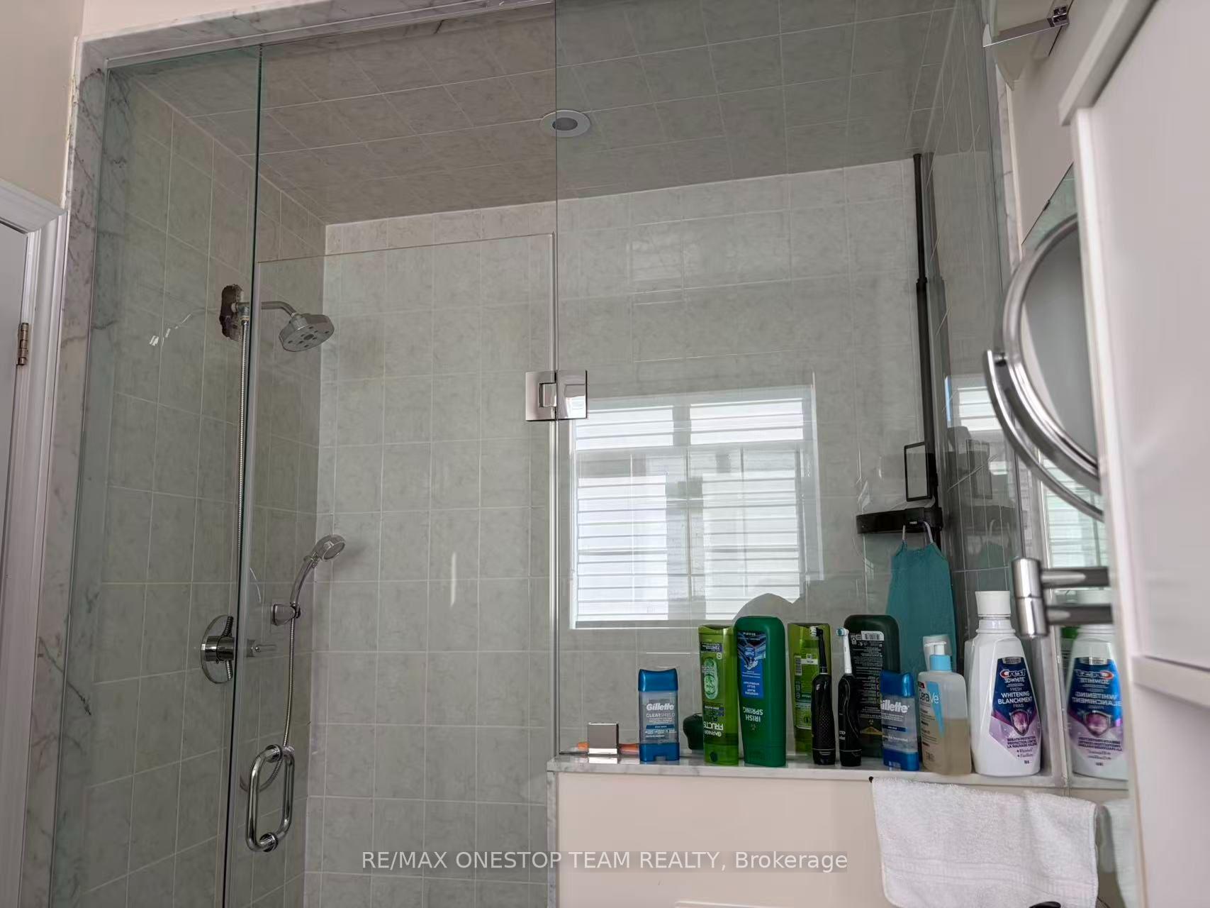 Photo 21 of 34 Heriot Place, Vaughan, Patterson — HOMEH