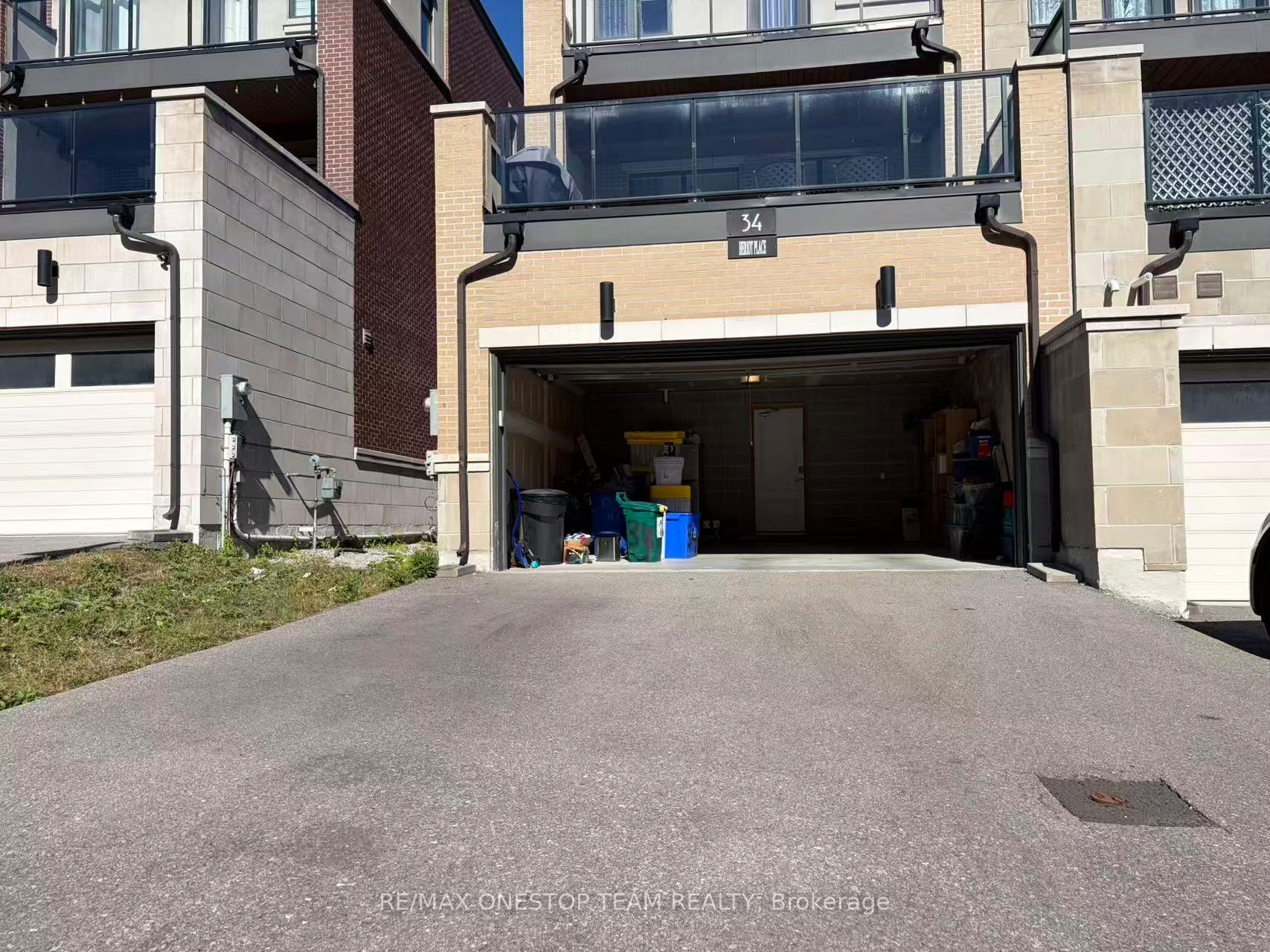 Photo 28 of 34 Heriot Place, Vaughan, Patterson — HOMEH
