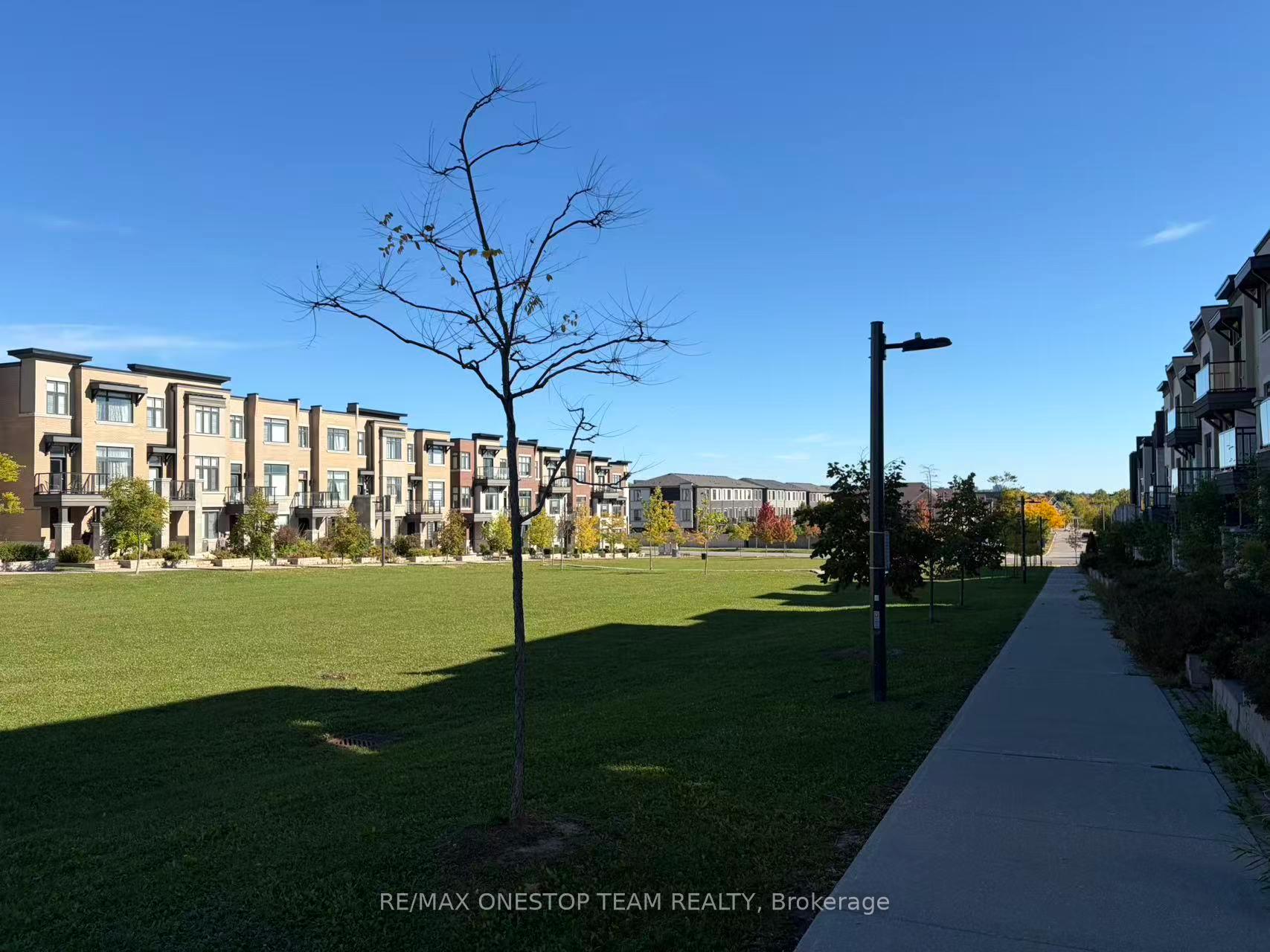 Photo 30 of 34 Heriot Place, Vaughan, Patterson — HOMEH