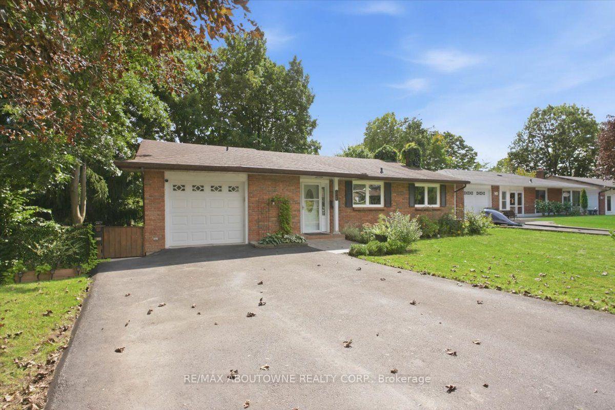 Photo of 943 Mayfair Crescent