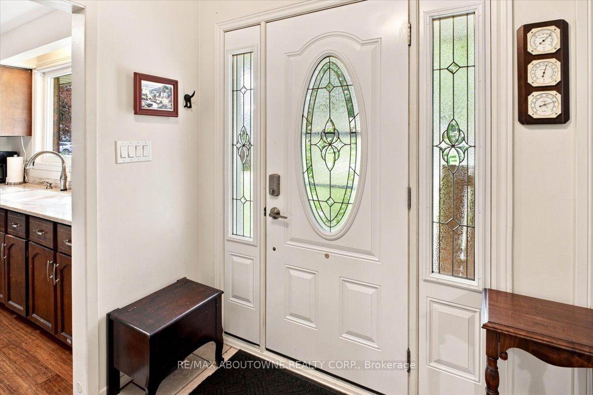 Photo 2 of 943 Mayfair Crescent, Kingston, South of Taylor-Kidd Blvd — HOMEH