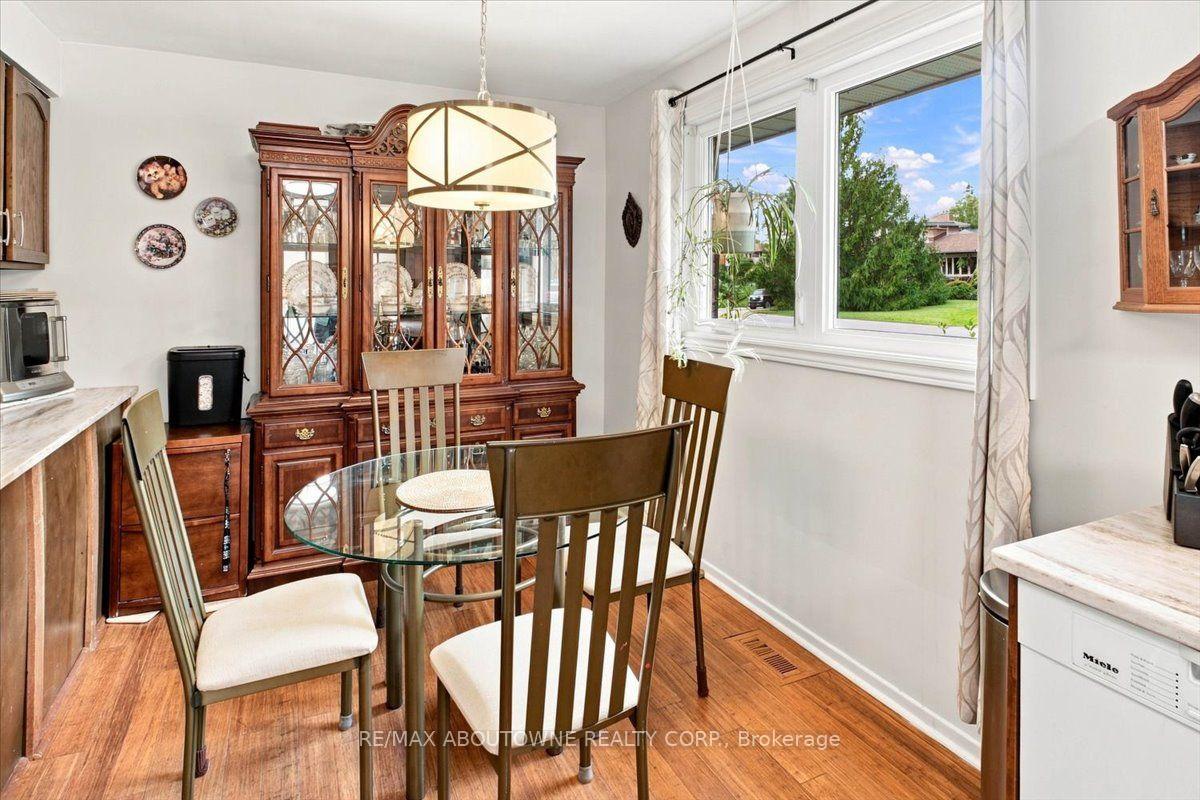 Photo 6 of 943 Mayfair Crescent, Kingston, South of Taylor-Kidd Blvd — HOMEH