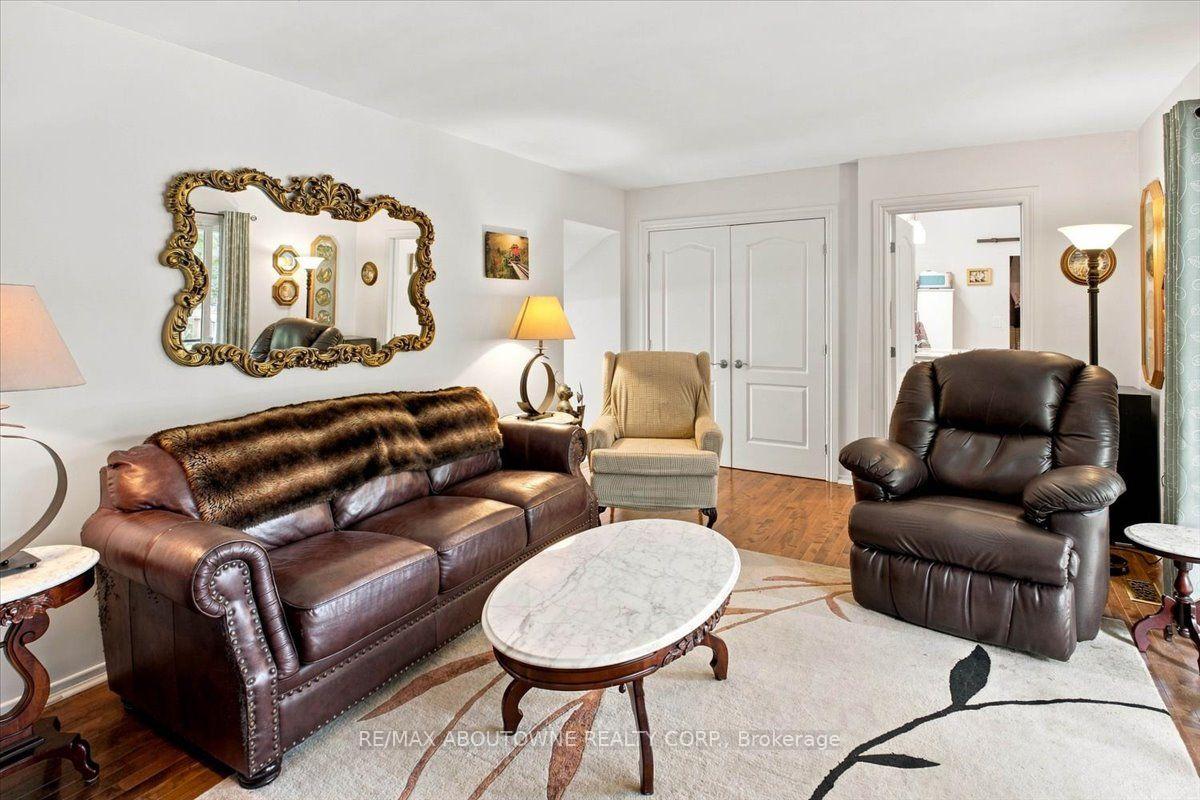 Photo 9 of 943 Mayfair Crescent, Kingston, South of Taylor-Kidd Blvd — HOMEH