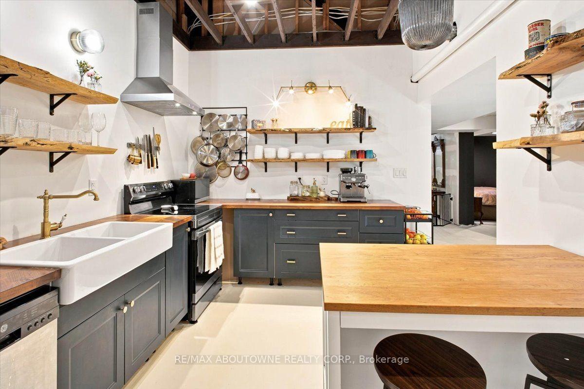 Photo 27 of 943 Mayfair Crescent, Kingston, South of Taylor-Kidd Blvd — HOMEH